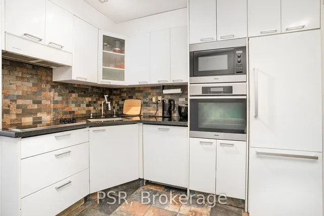 Additional property image - 650 Queens Quay Unit 921