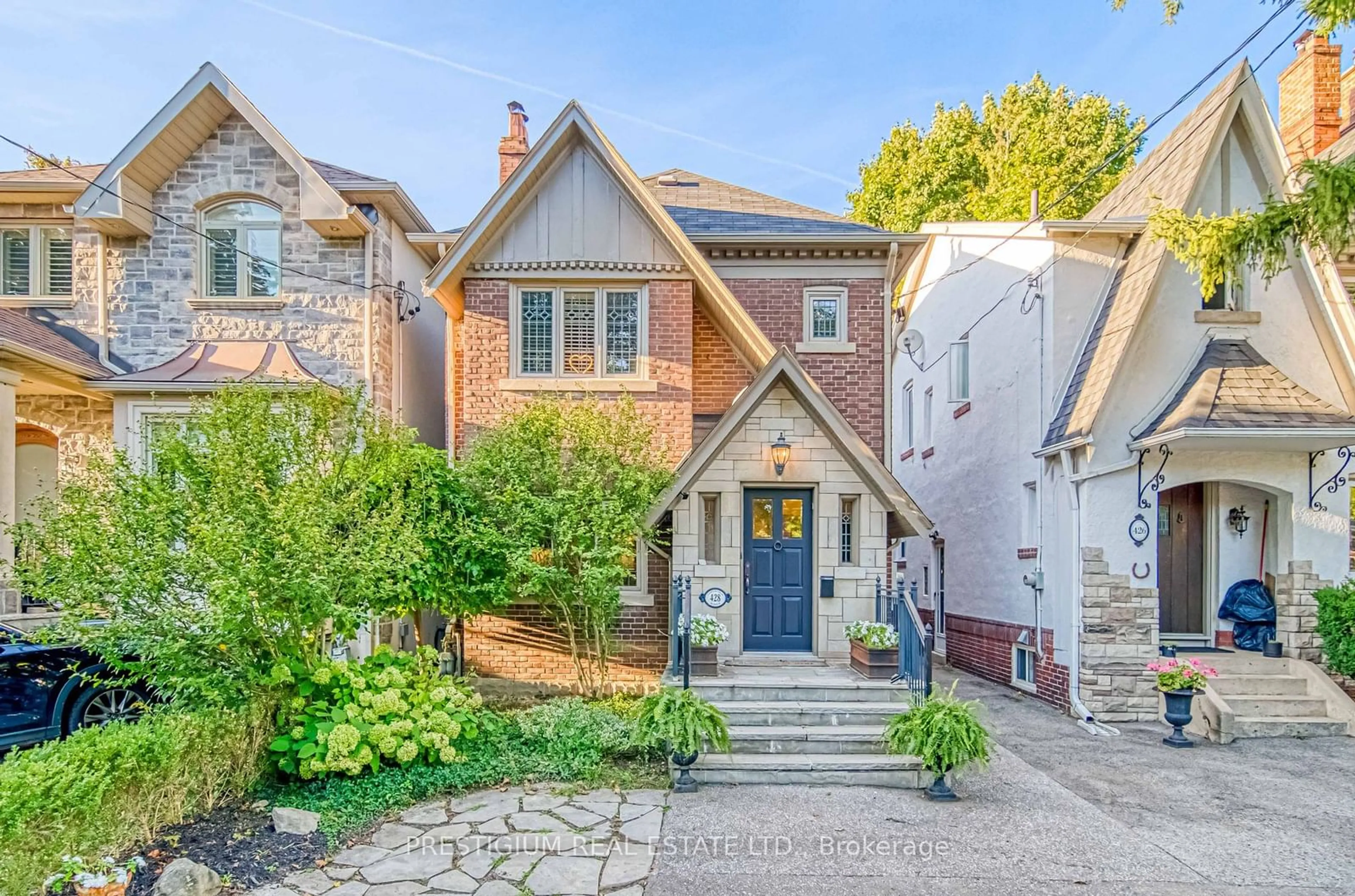 Frontside or backside of a home, cottage for 428 Castlefield Ave, Toronto Ontario M5N 1L5