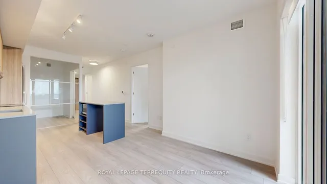 Additional property image - 8 Tippett Rd Unit 809
