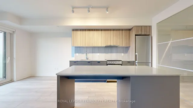Additional property image - 8 Tippett Rd Unit 809
