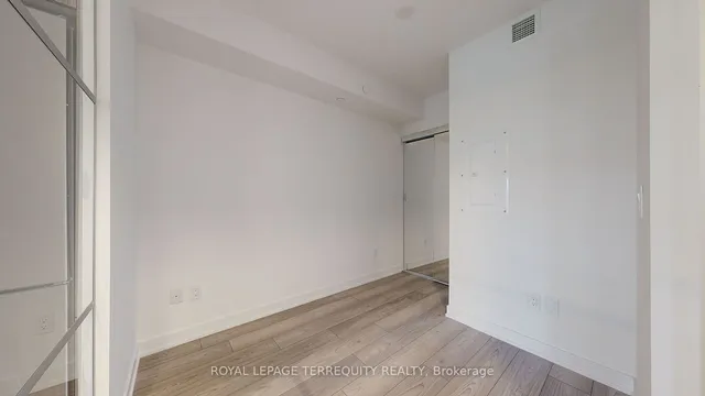 Additional property image - 8 Tippett Rd Unit 809