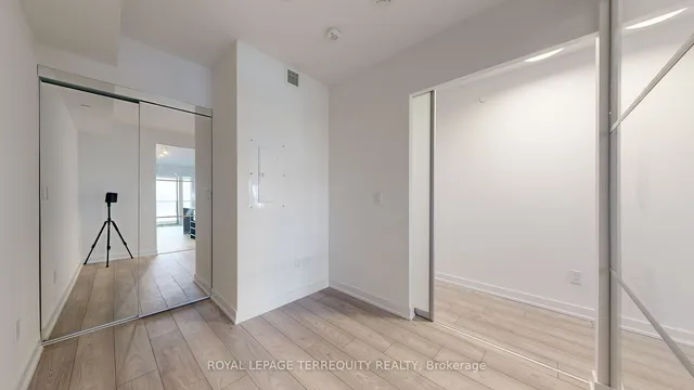 Additional property image - 8 Tippett Rd Unit 809