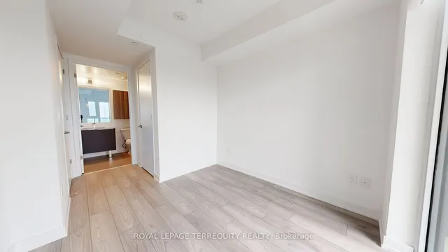 Additional property image - 8 Tippett Rd Unit 809