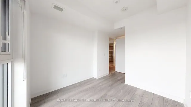 Additional property image - 8 Tippett Rd Unit 809