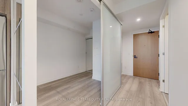 Additional property image - 8 Tippett Rd Unit 809