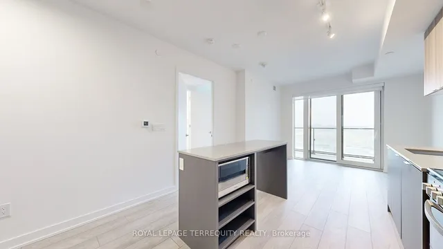 Additional property image - 8 Tippett Rd Unit 809