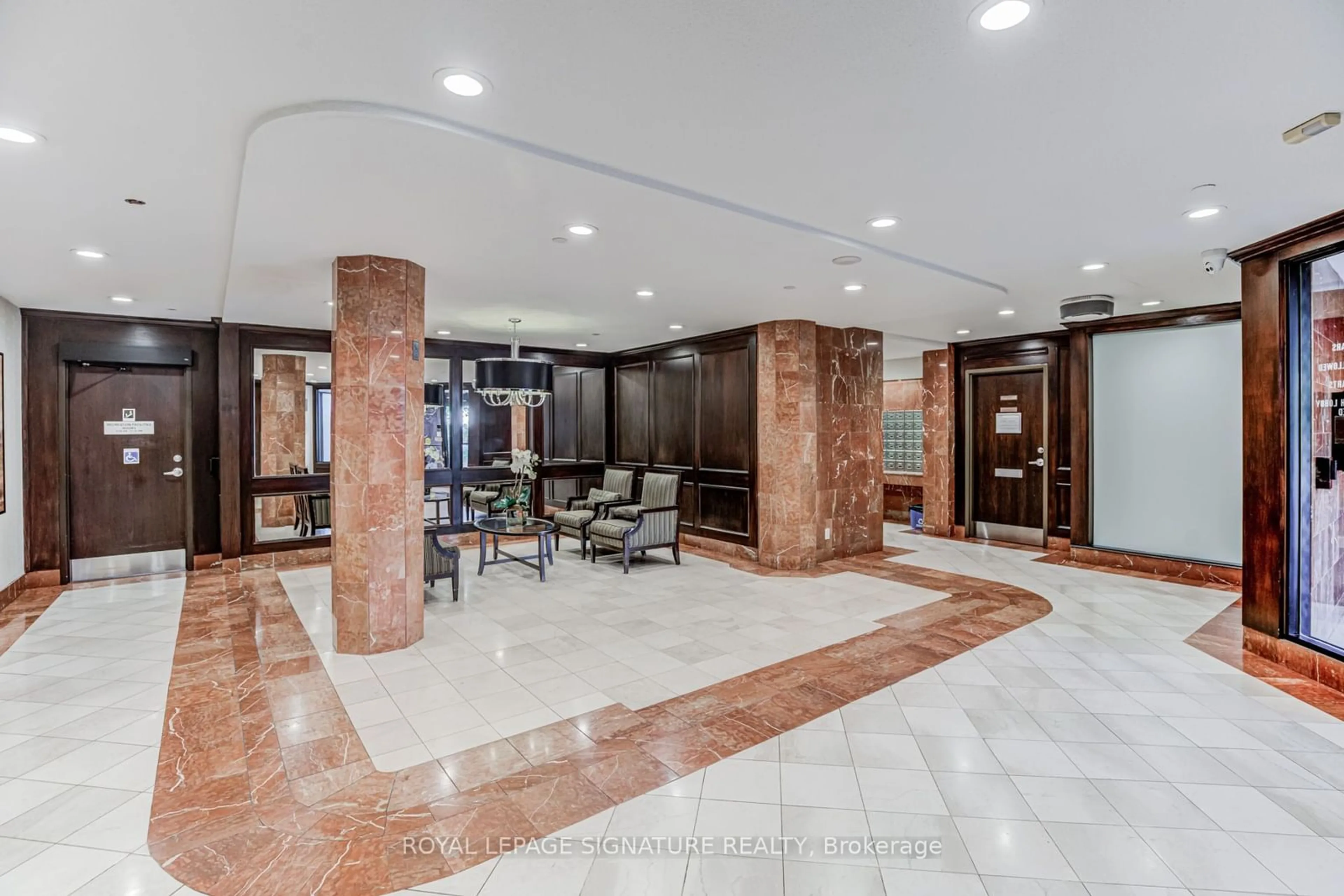 Indoor lobby, ceramic floors for 1101 Steeles Ave #1201, Toronto Ontario M2R 3W5