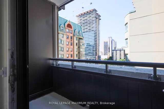 Additional property image - 234 Simcoe St Unit 720