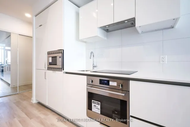Additional property image - 234 Simcoe St Unit 720