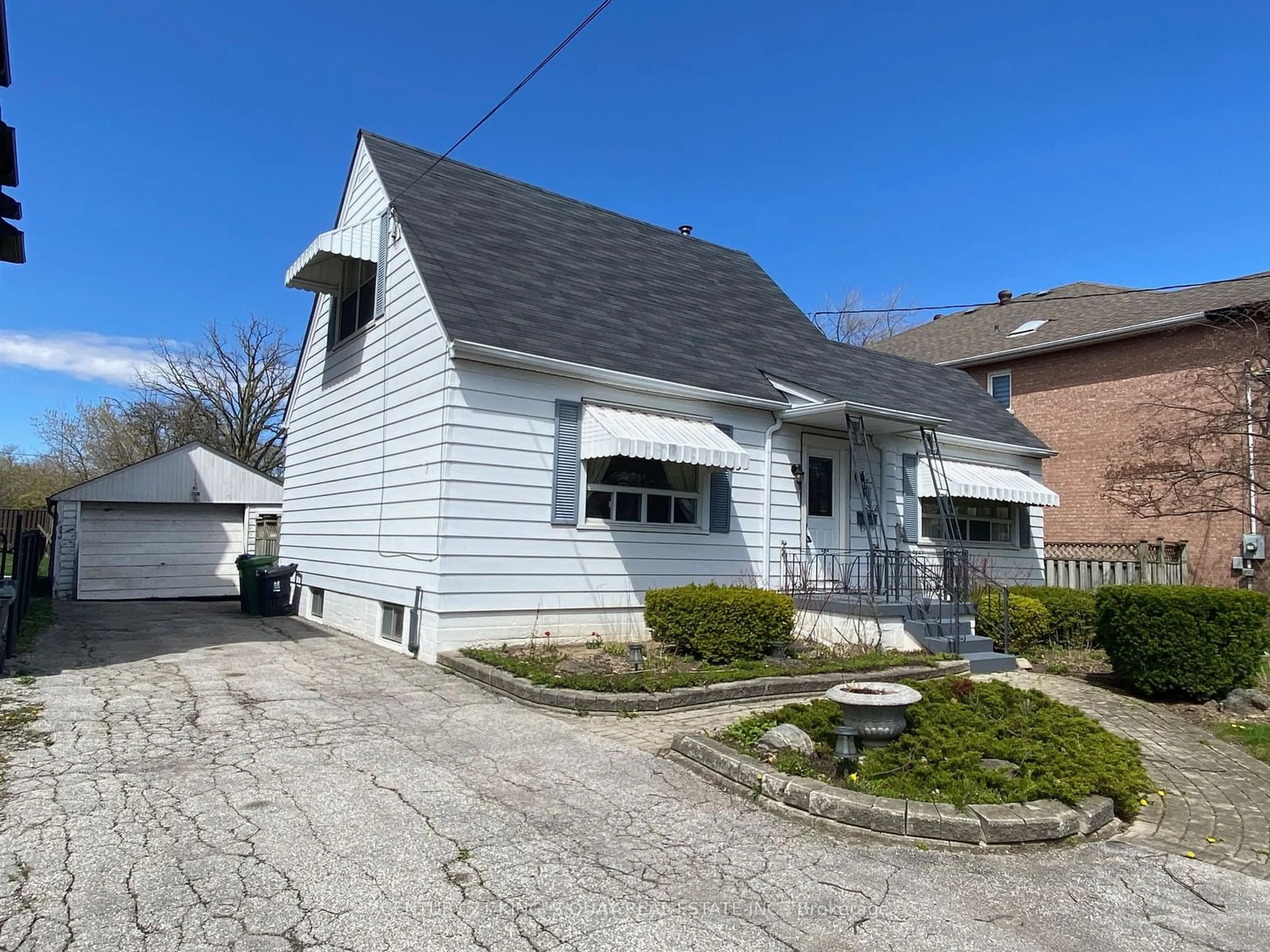 Frontside or backside of a home, the street view for 60 Northwood Dr, Toronto Ontario M2M 2K1