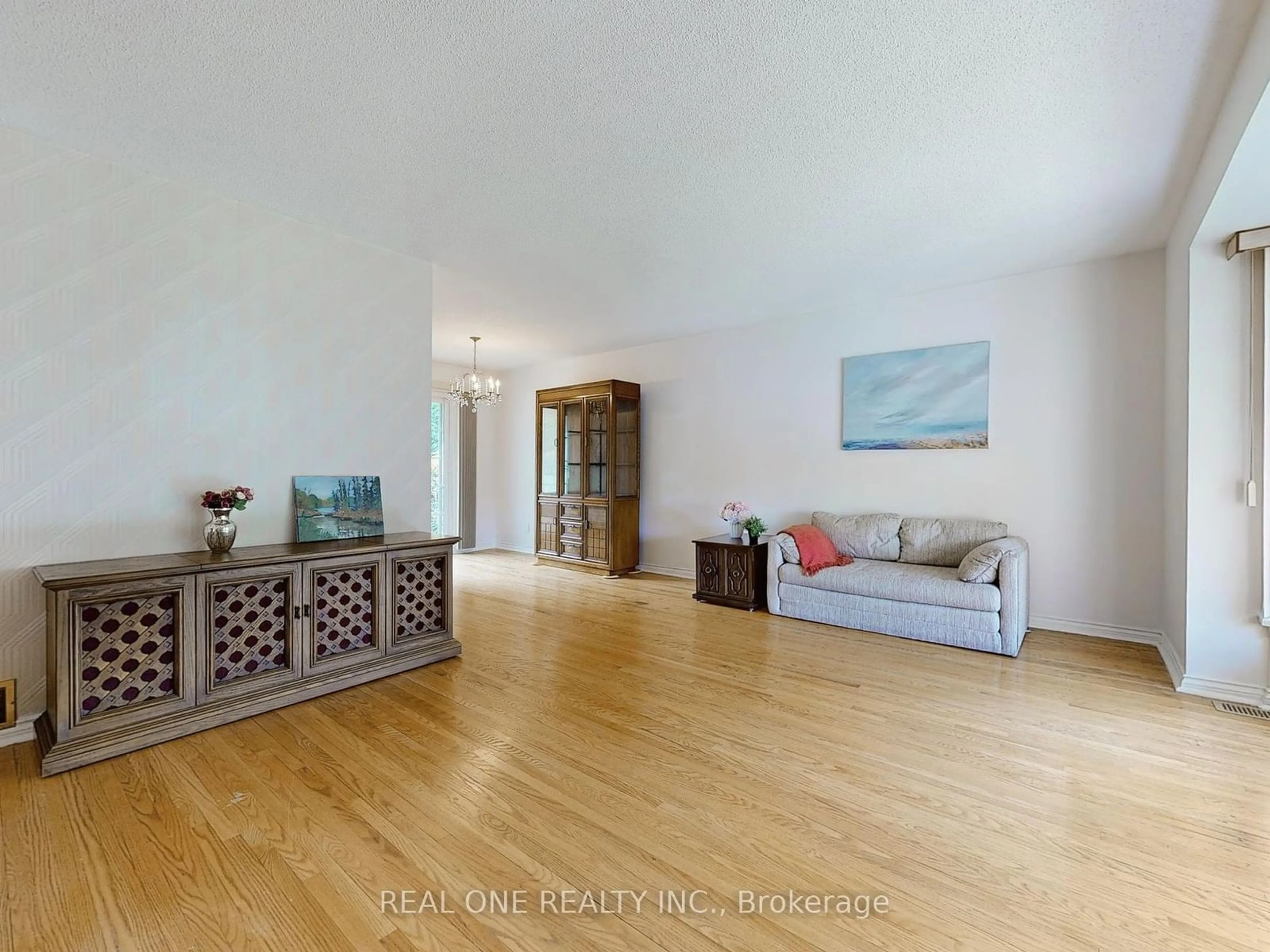 Indoor entryway, wood floors for 9 Lescon Rd, Toronto Ontario M2J 2G7