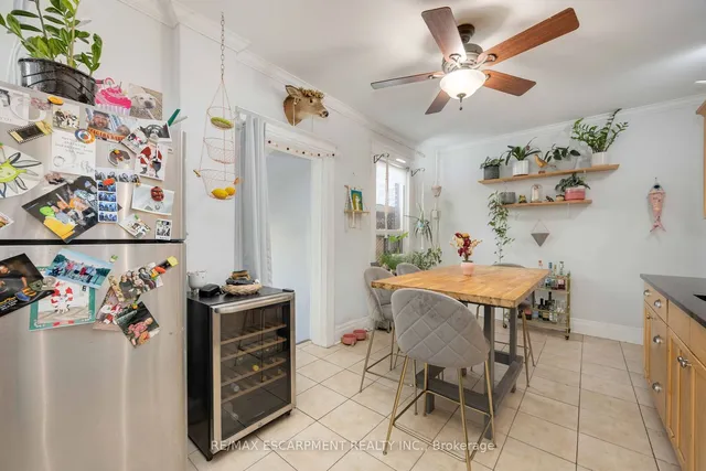 Additional property image - 689 Dovercourt Rd