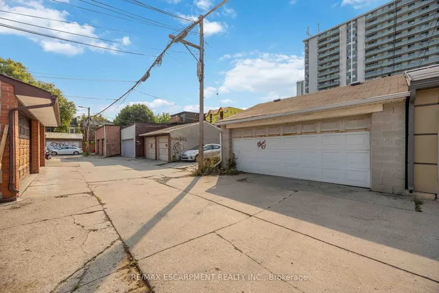 Additional property image - 689 Dovercourt Rd
