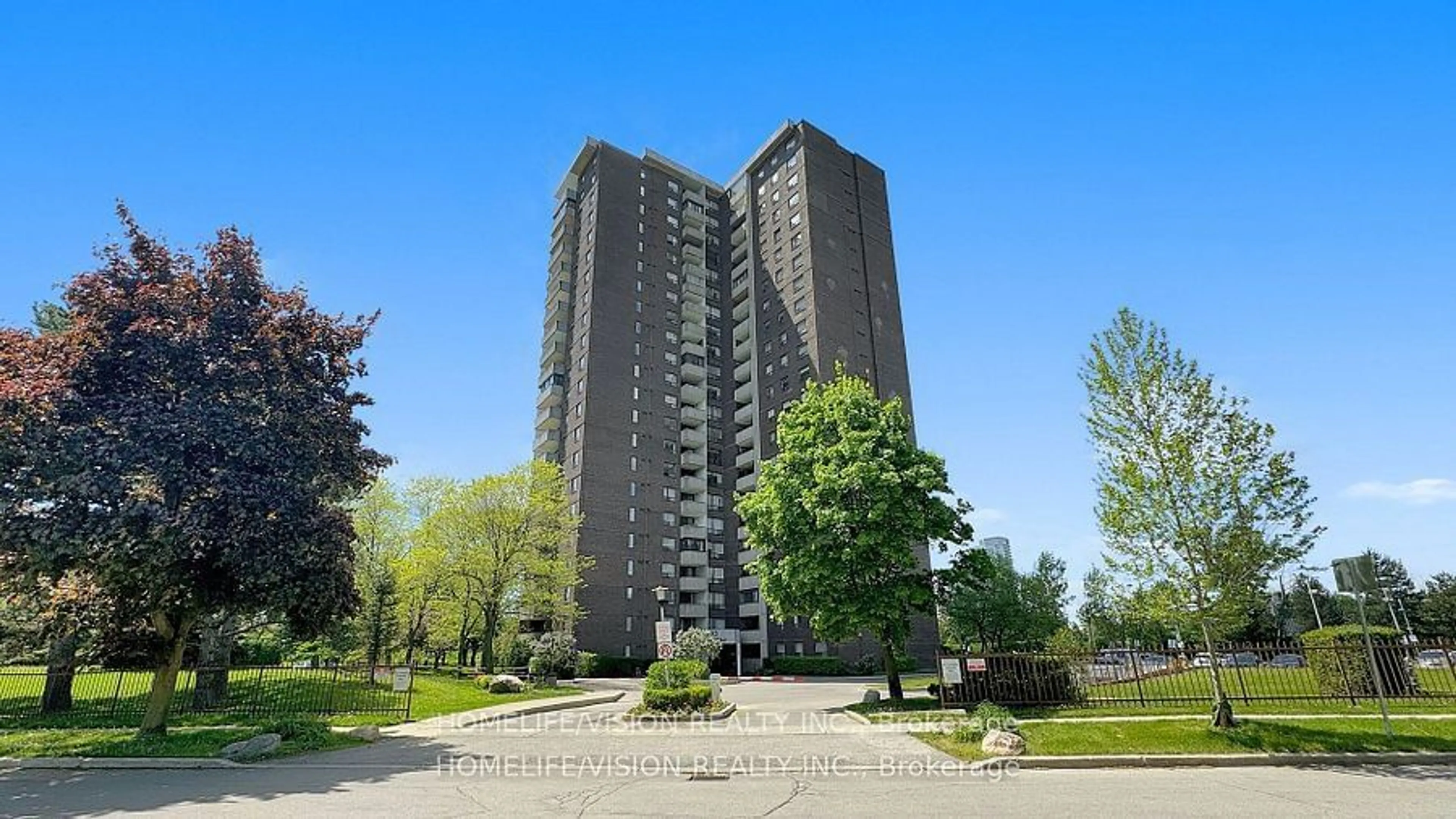 A pic from exterior of the house or condo, the front or back of building for 10 Muirhead Rd #301, Toronto Ontario M2J 4P9