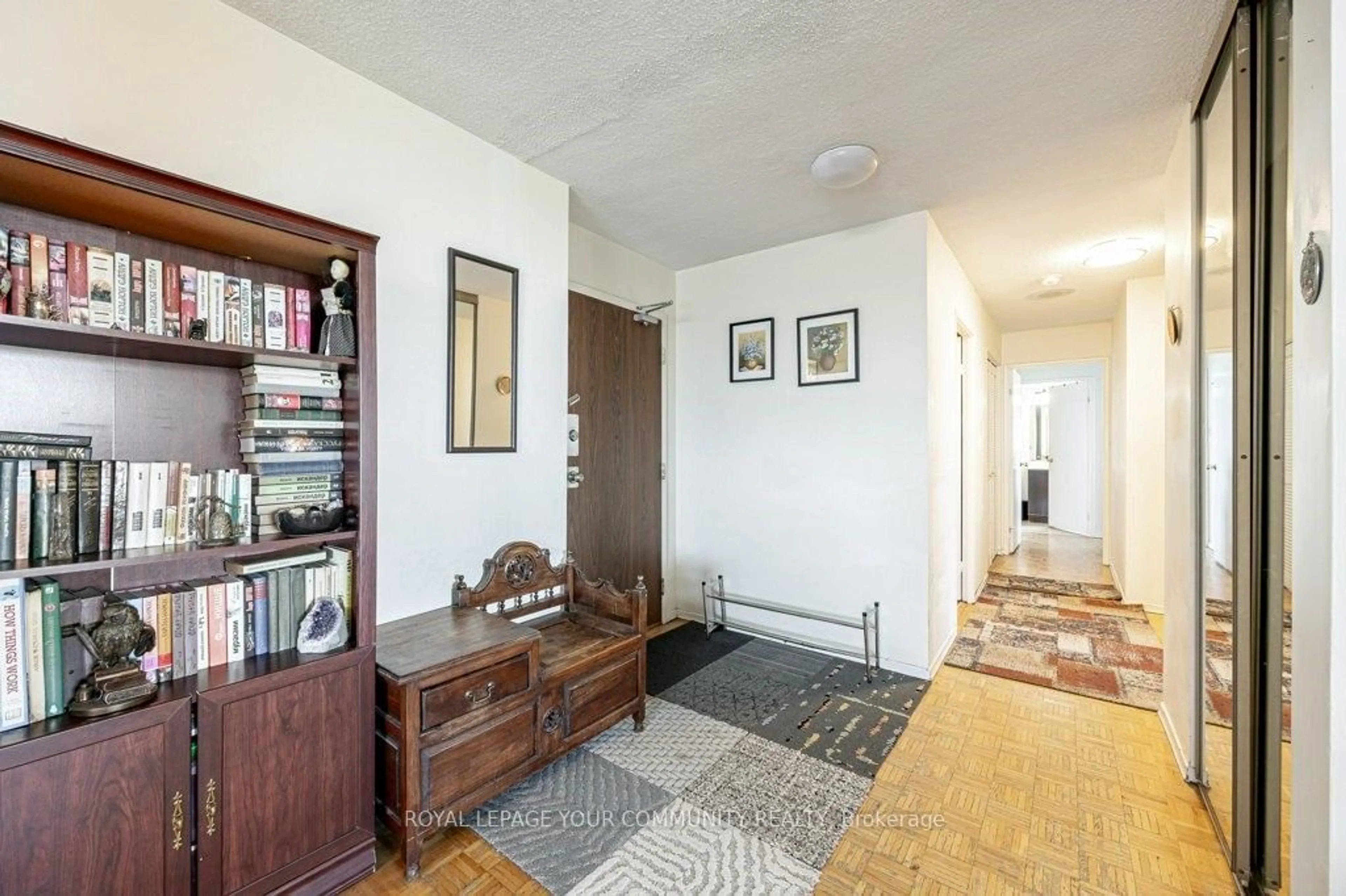 Indoor foyer, wood floors for 133 Torresdale Ave #1606, Toronto Ontario M2R 3T2