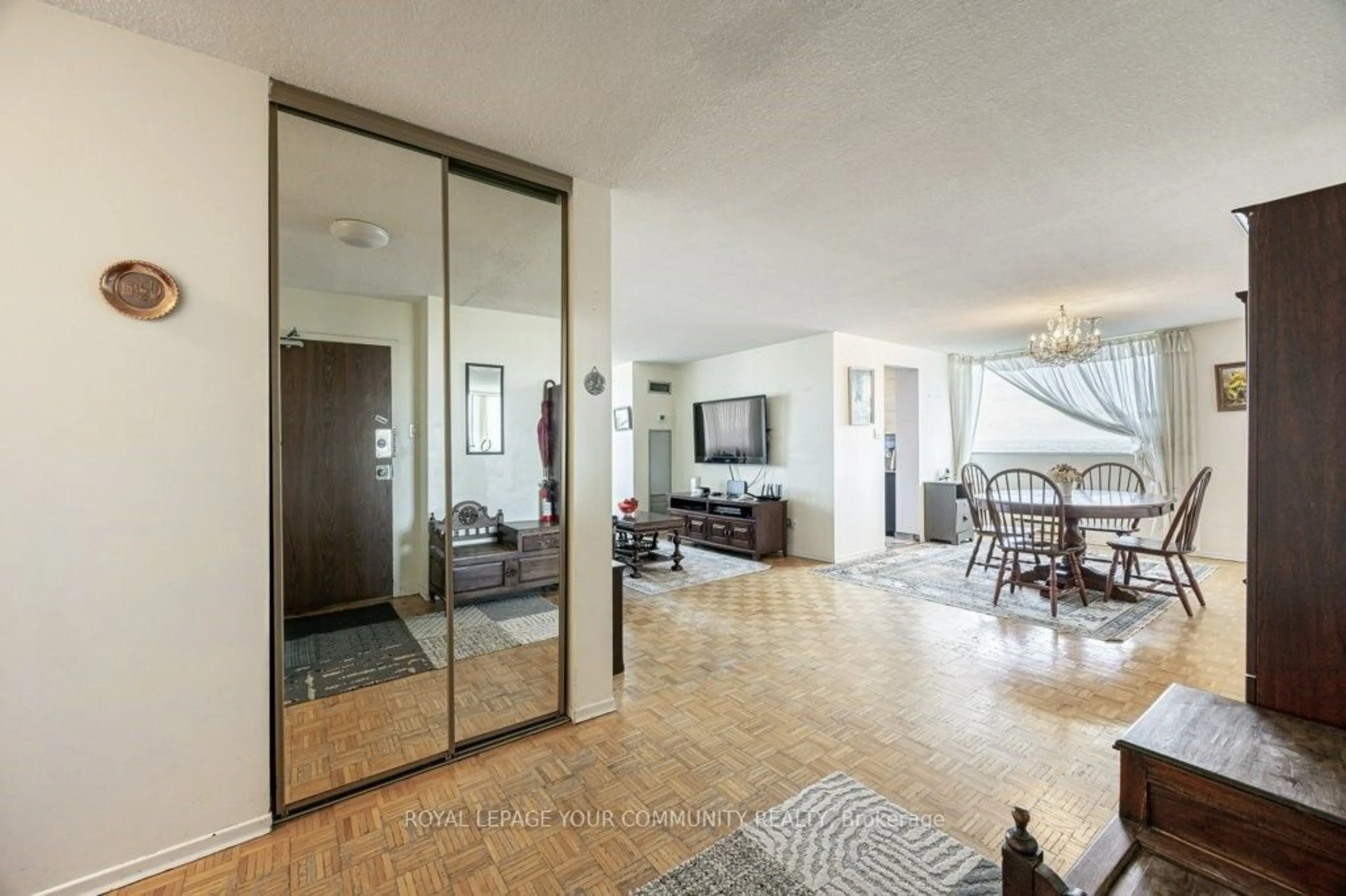 Indoor foyer, wood floors for 133 Torresdale Ave #1606, Toronto Ontario M2R 3T2