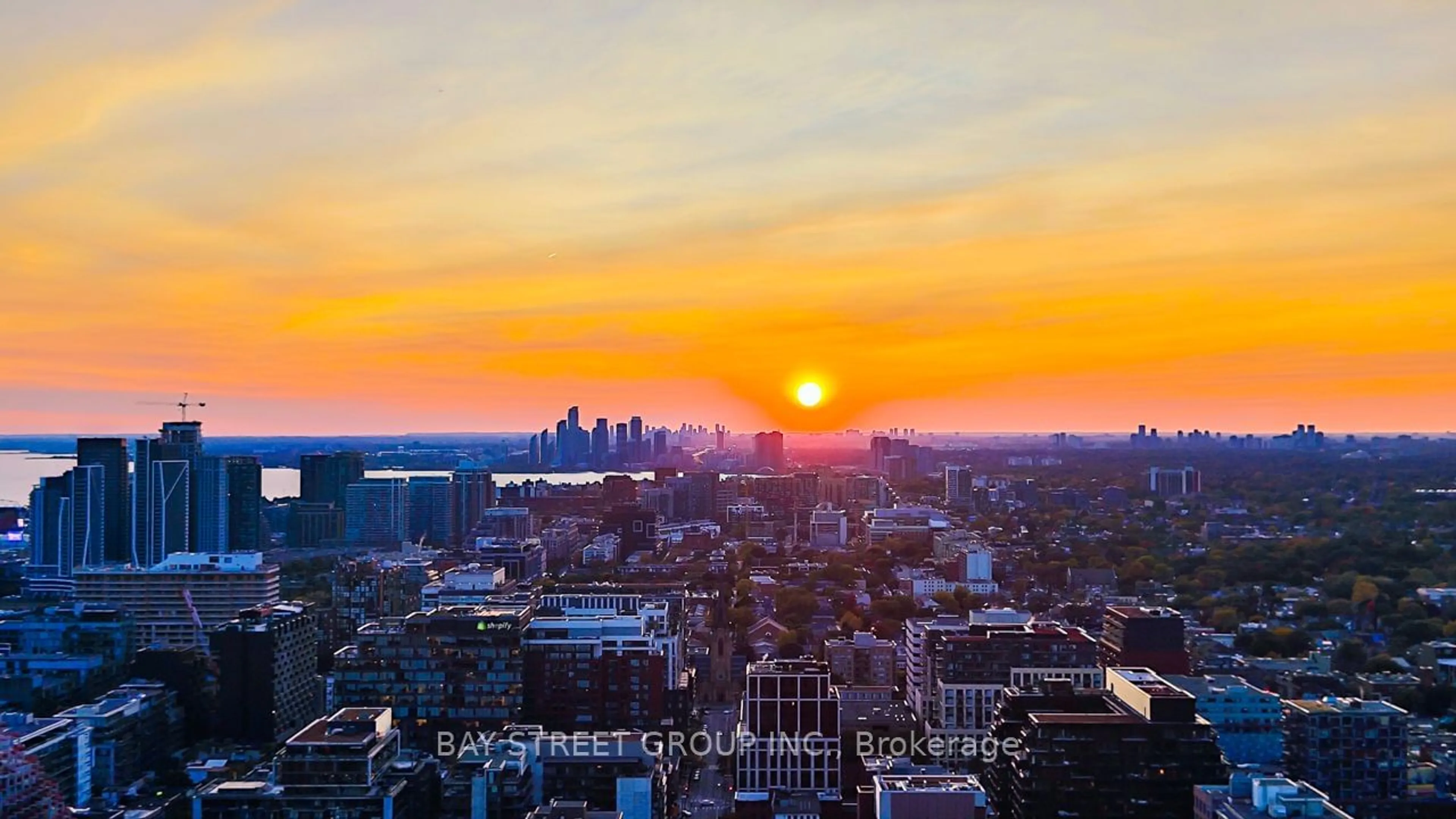 A pic from exterior of the house or condo, the view of city buildings for 101 Peter St #4009, Toronto Ontario M5V 0G6