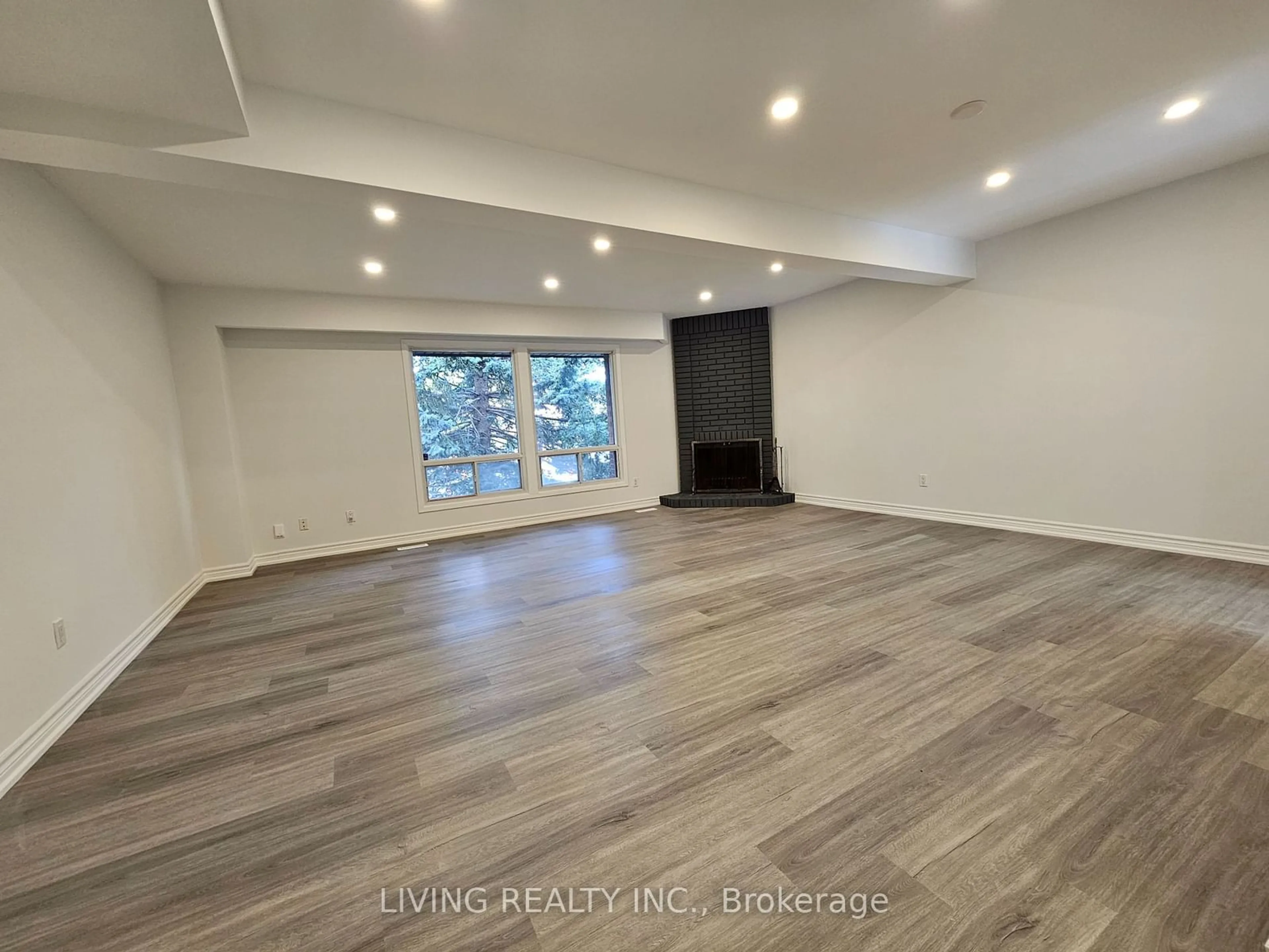 Other indoor space, wood floors for 89 Gypsy Roseway, Toronto Ontario M2N 5Z1