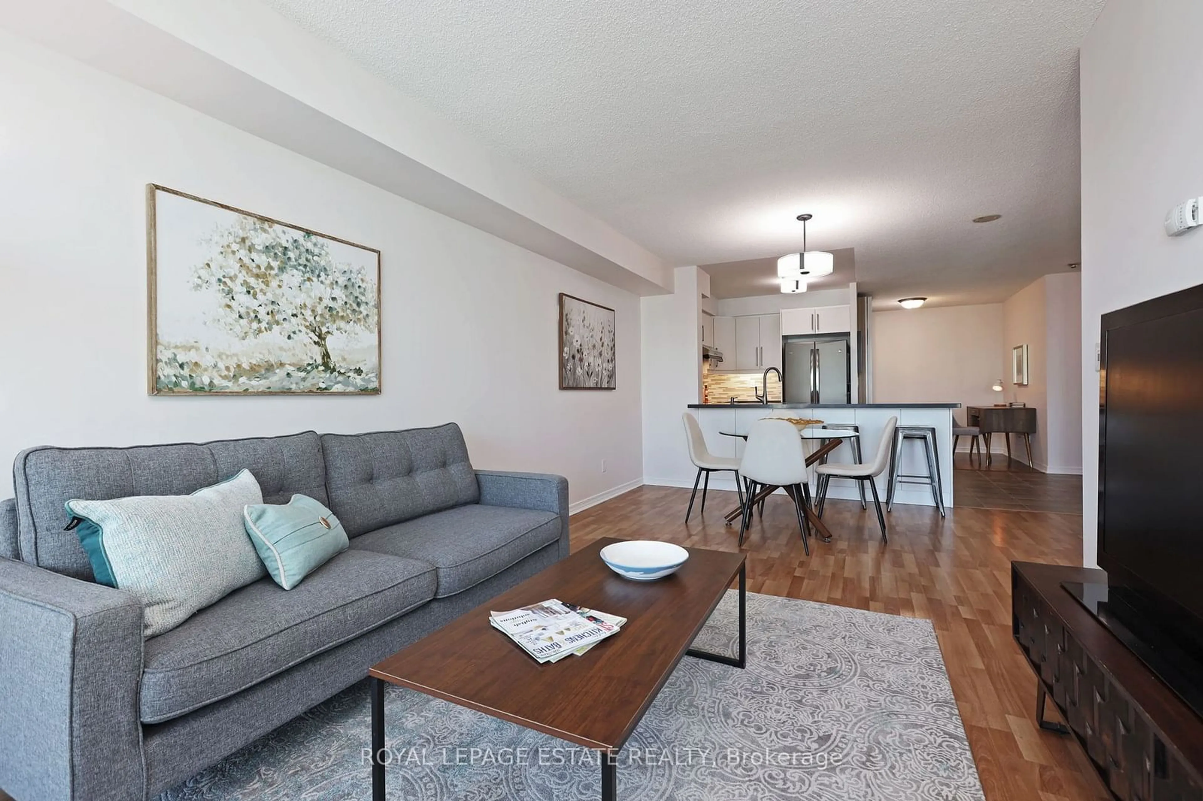 Living room, wood floors for 5500 Yonge St #2211, Toronto Ontario M2N 7L1