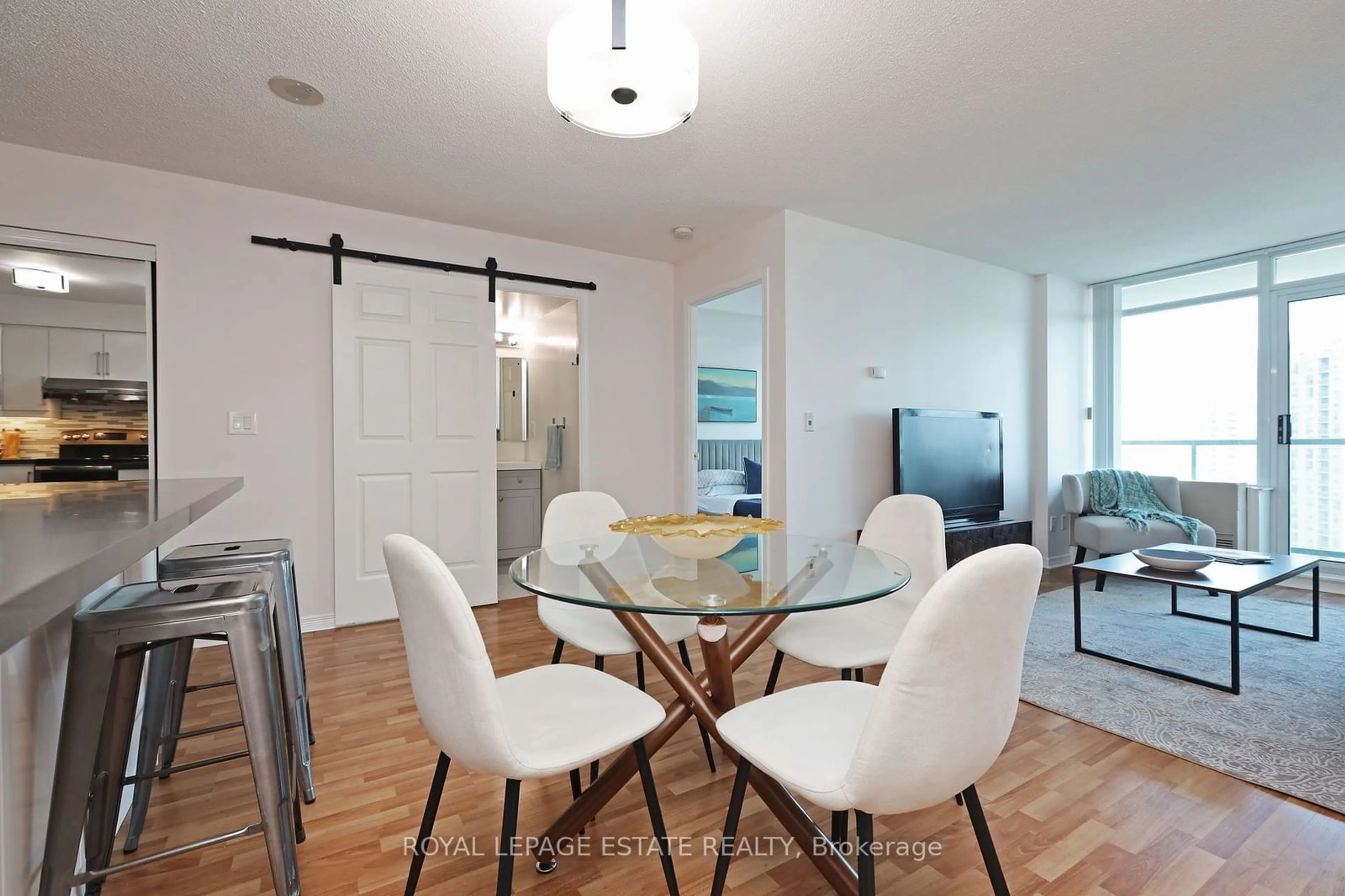 Dining room, wood floors, cottage for 5500 Yonge St #2211, Toronto Ontario M2N 7L1