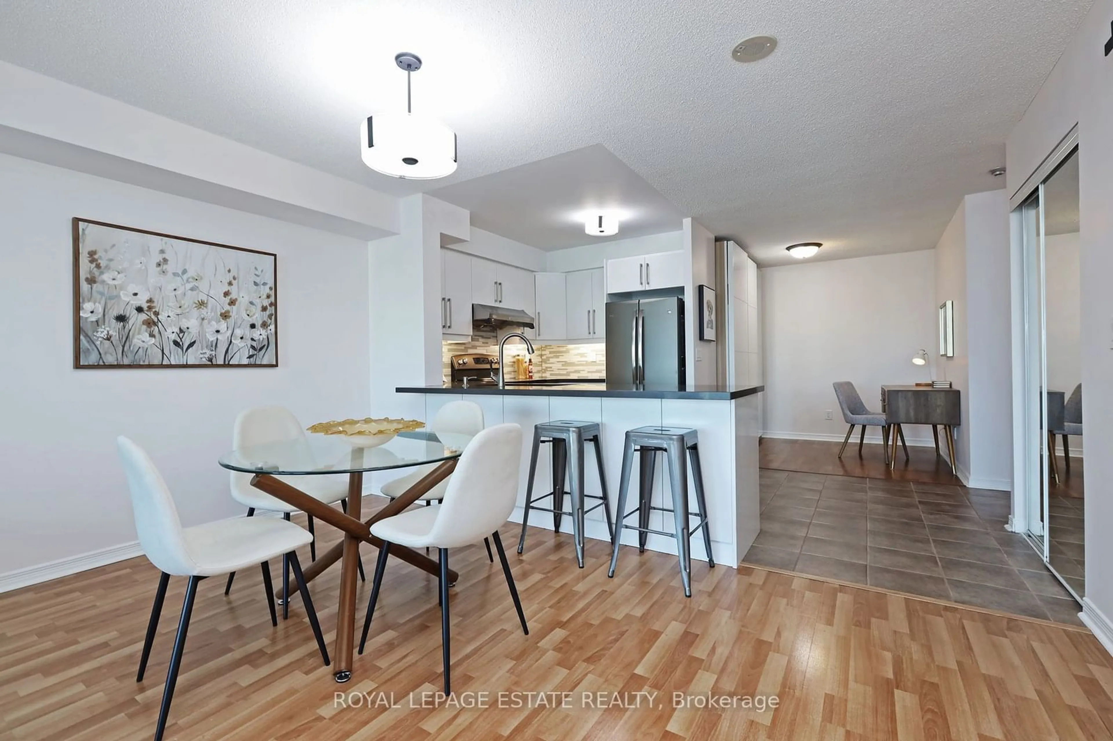 Open concept kitchen for 5500 Yonge St #2211, Toronto Ontario M2N 7L1