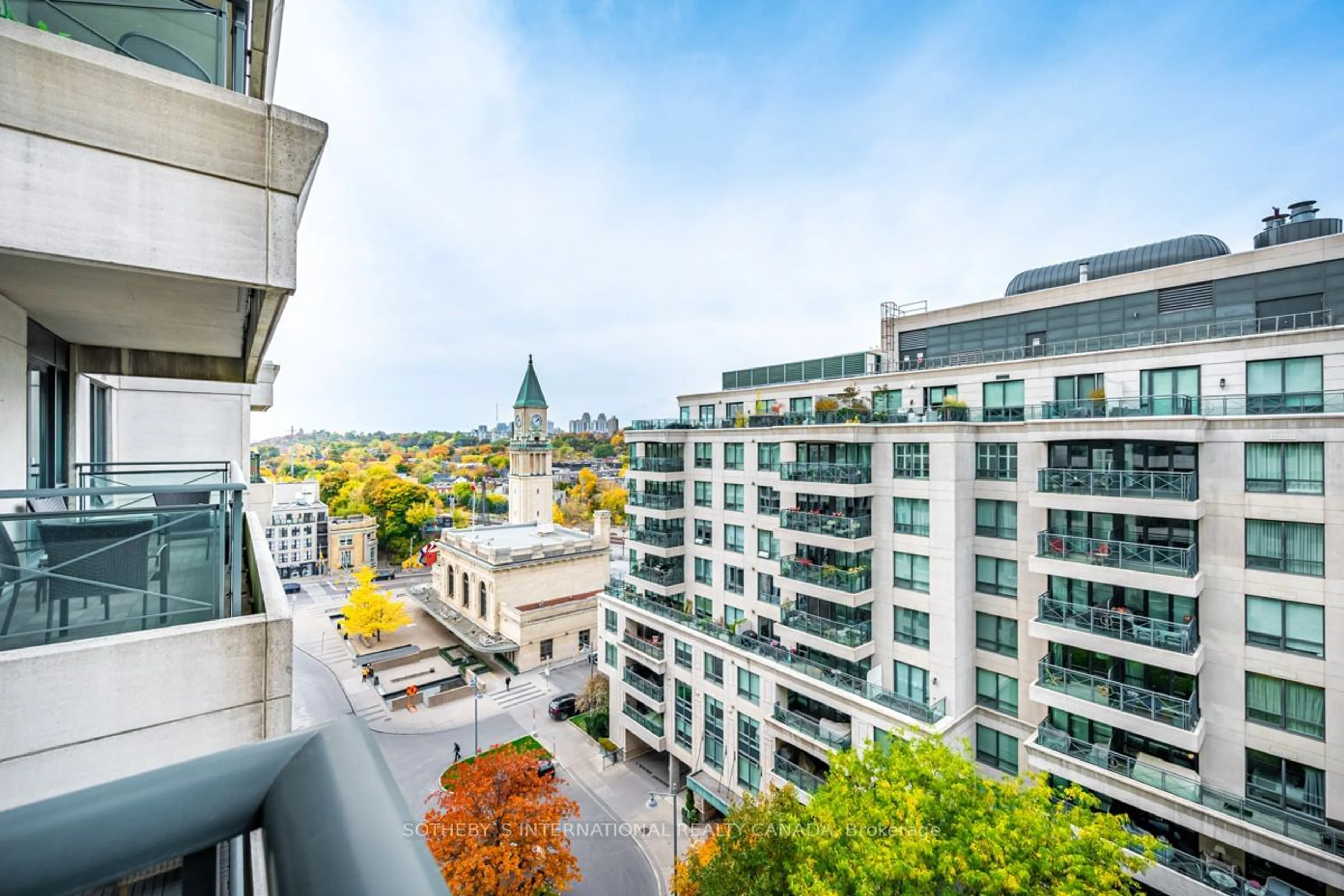 A pic from exterior of the house or condo, the view of city buildings for 25 Scrivener Sq #901, Toronto Ontario M4W 3Y6