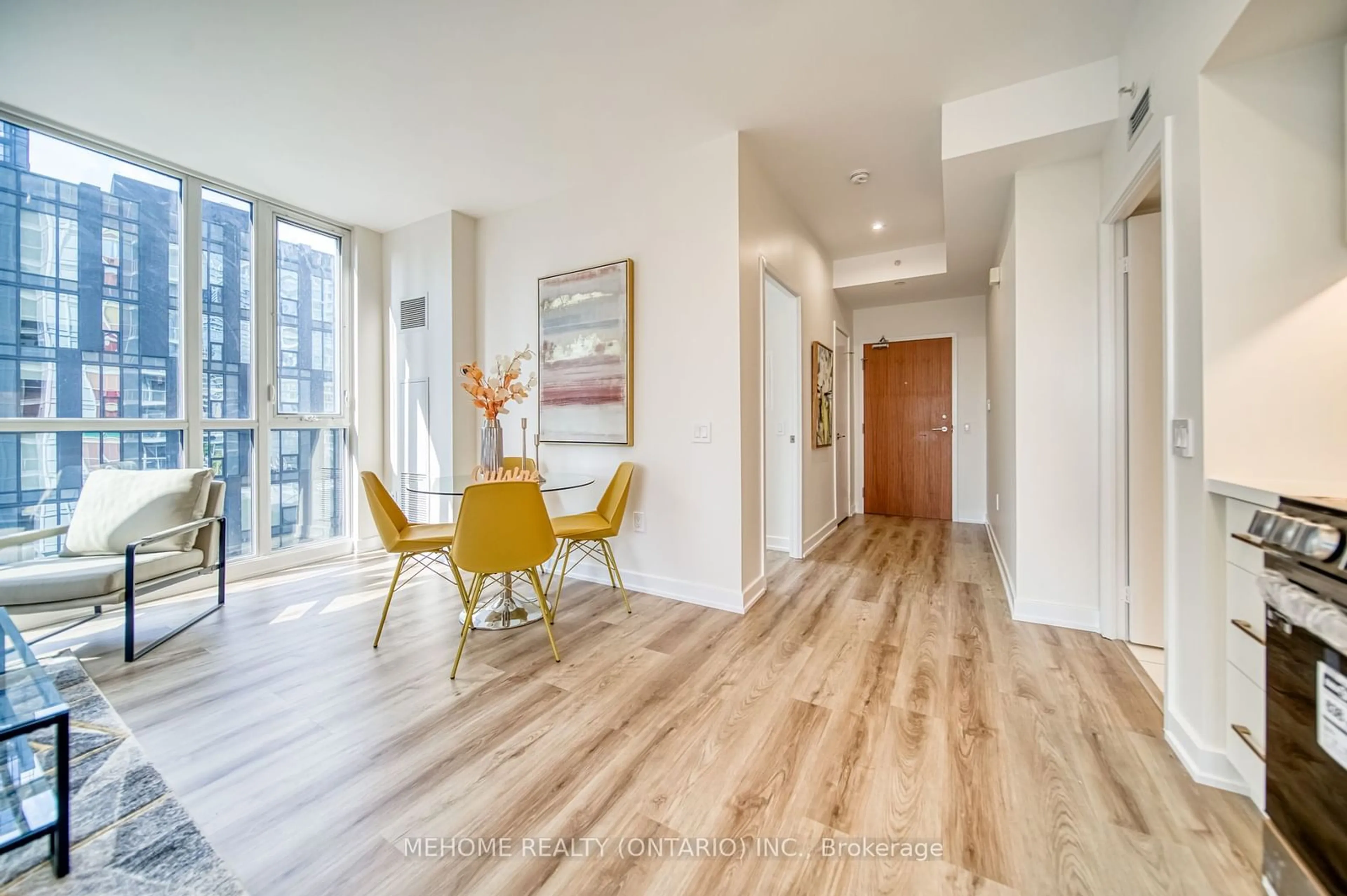 Indoor entryway, wood floors for 85 Queens Wharf Rd #706, Toronto Ontario M5V 0J9