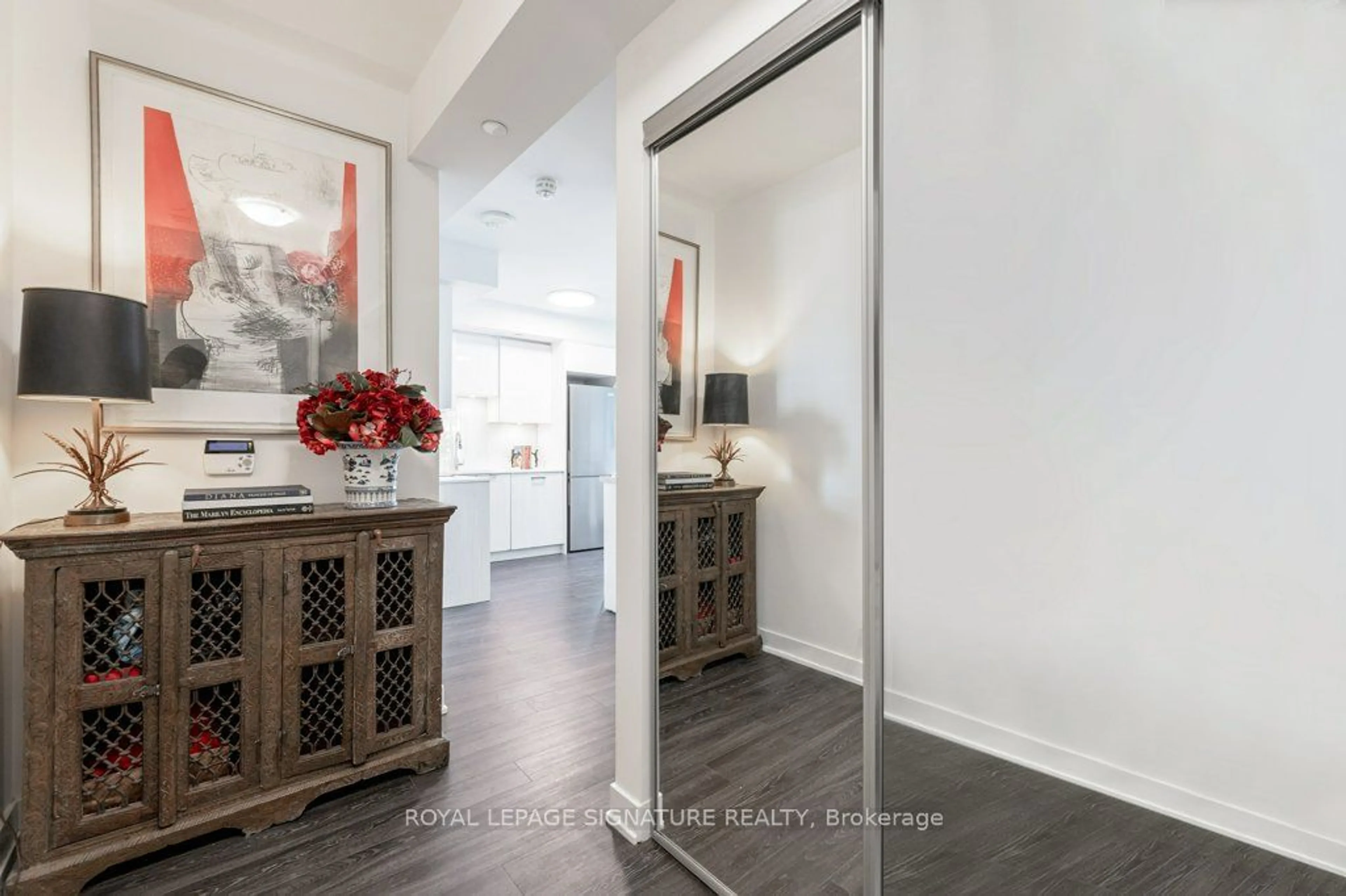 Indoor entryway, wood floors for 195 Redpath Ave #3612, Toronto Ontario M4P 0E4