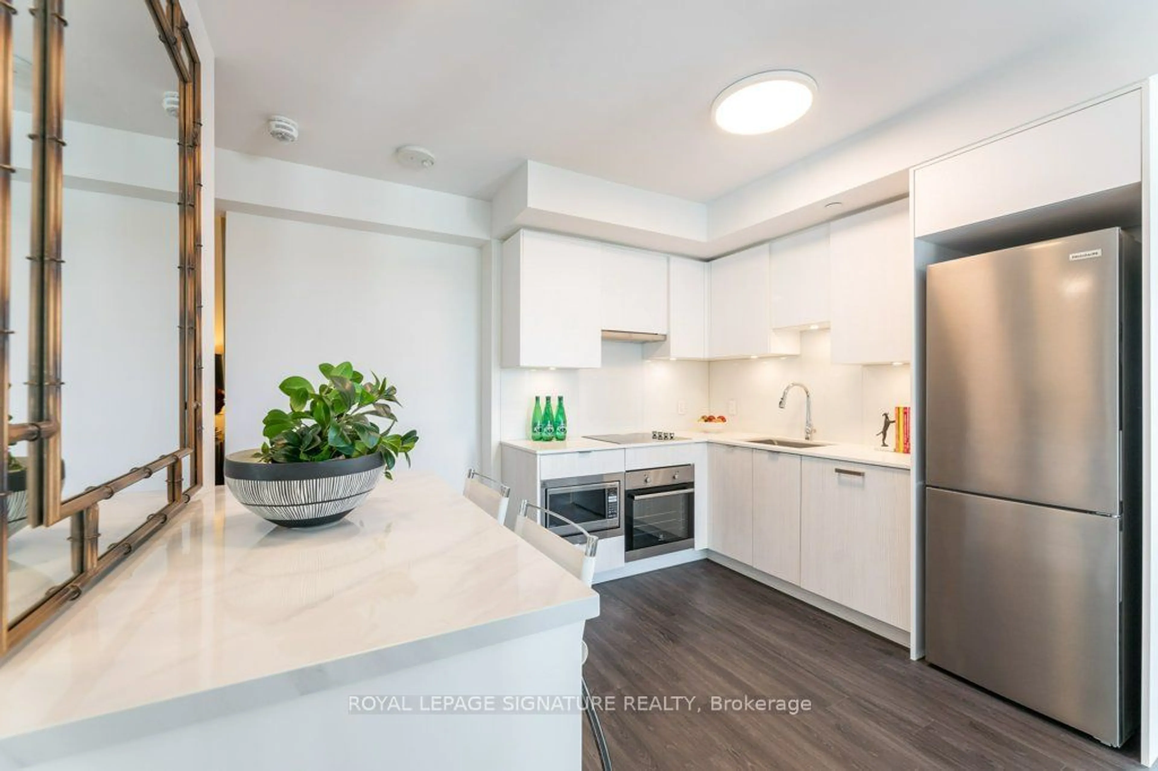 Standard kitchen, wood floors for 195 Redpath Ave #3612, Toronto Ontario M4P 0E4