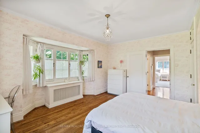 Additional property image - 227 Lytton Blvd
