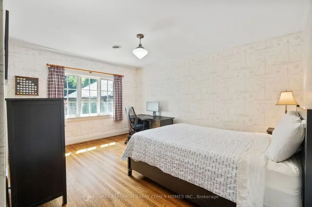 Additional property image - 227 Lytton Blvd
