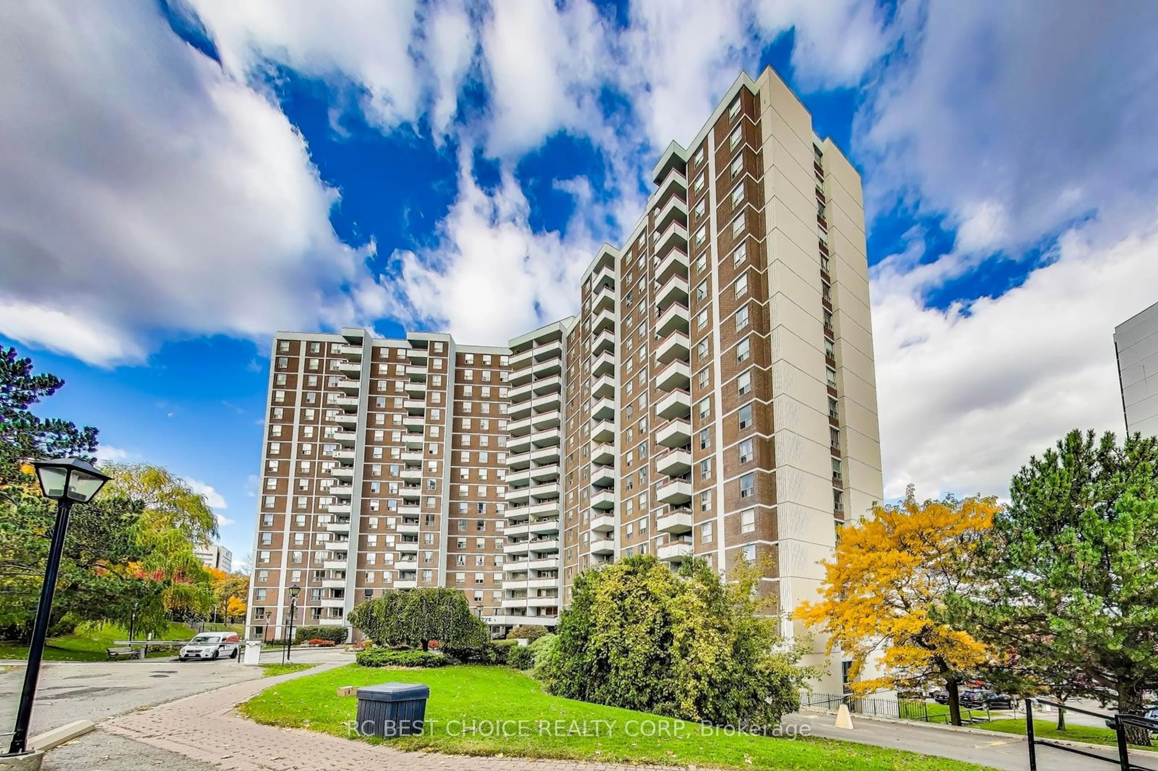 A pic from exterior of the house or condo, the front or back of building for 10 Edgecliff Gfwy #403, Toronto Ontario M3C 3A3