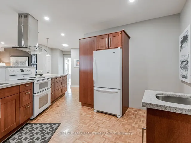 Additional property image - 15 Mcmurrich St Unit 1502