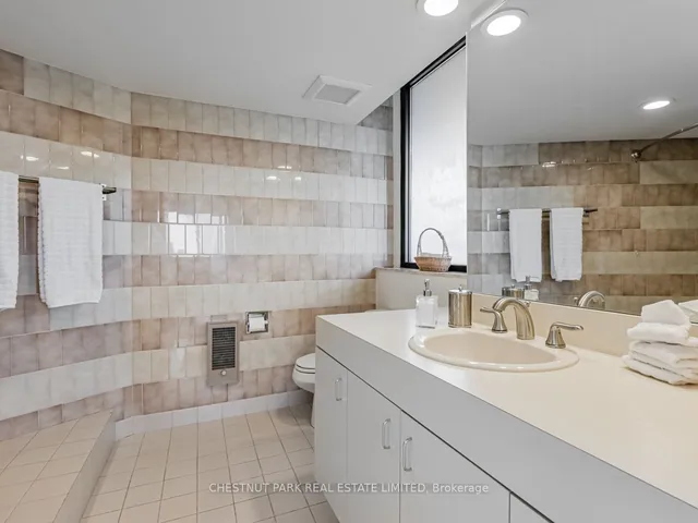Additional property image - 15 Mcmurrich St Unit 1502