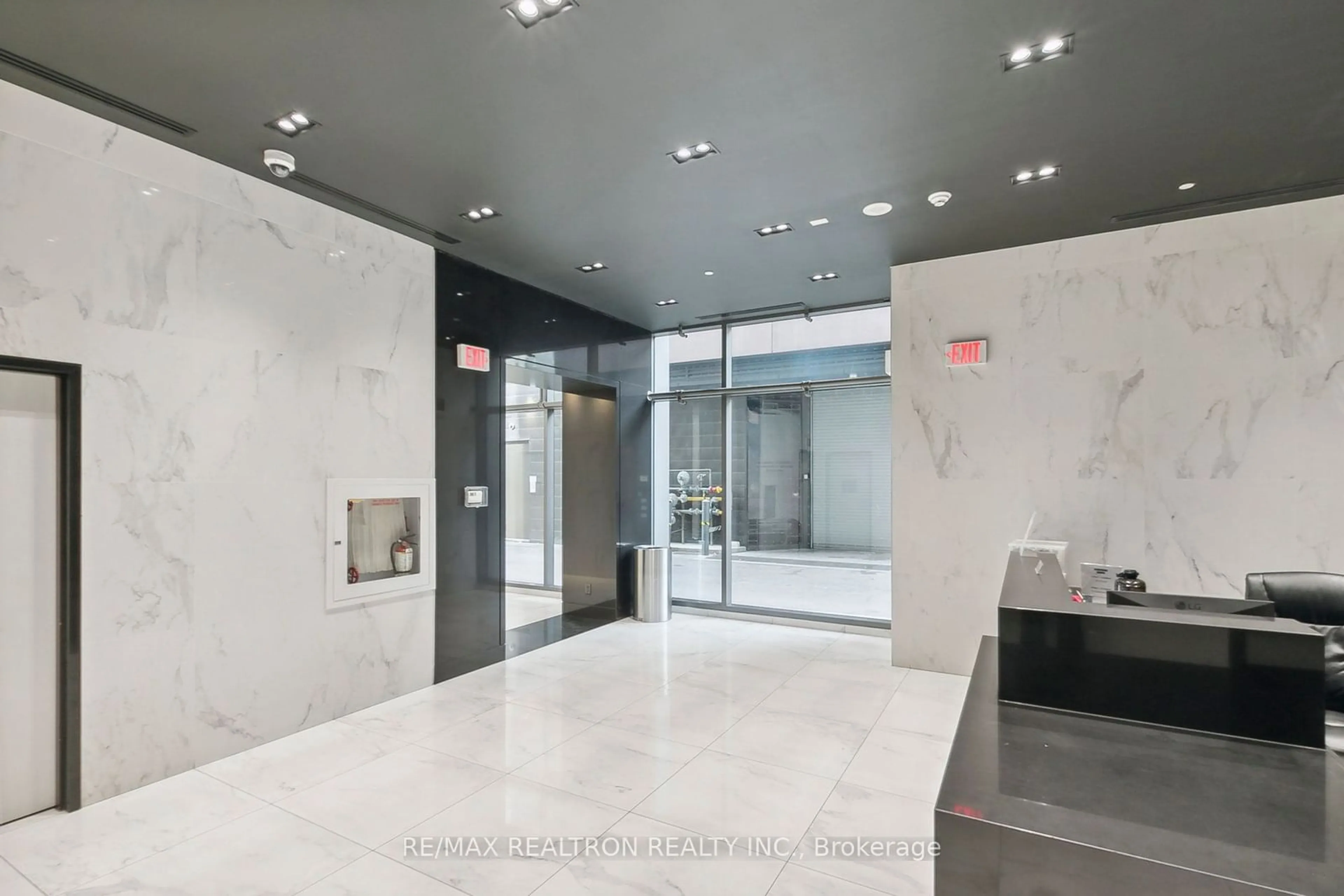 Indoor lobby, ceramic floors for 39 Brant St #502, Toronto Ontario M5V 2L9