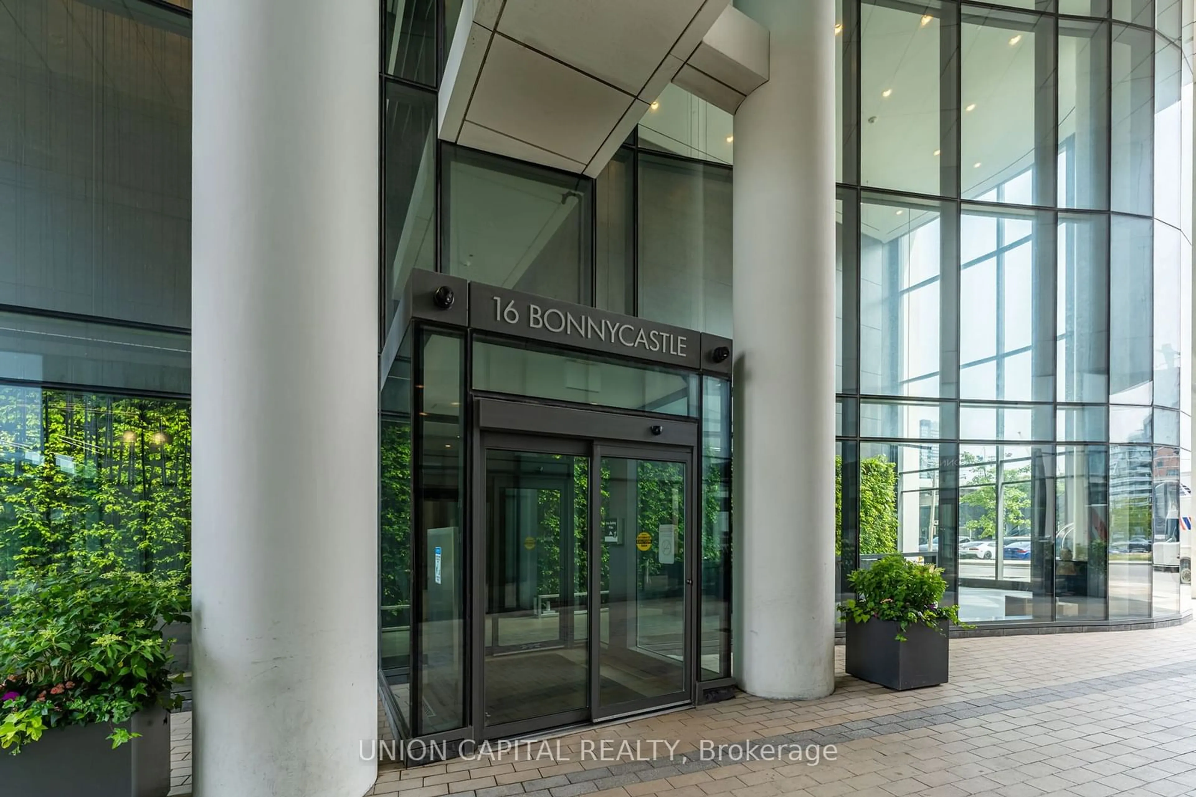 Indoor foyer, cement floor for 16 Bonnycastle St #2007, Toronto Ontario M5A 0C9