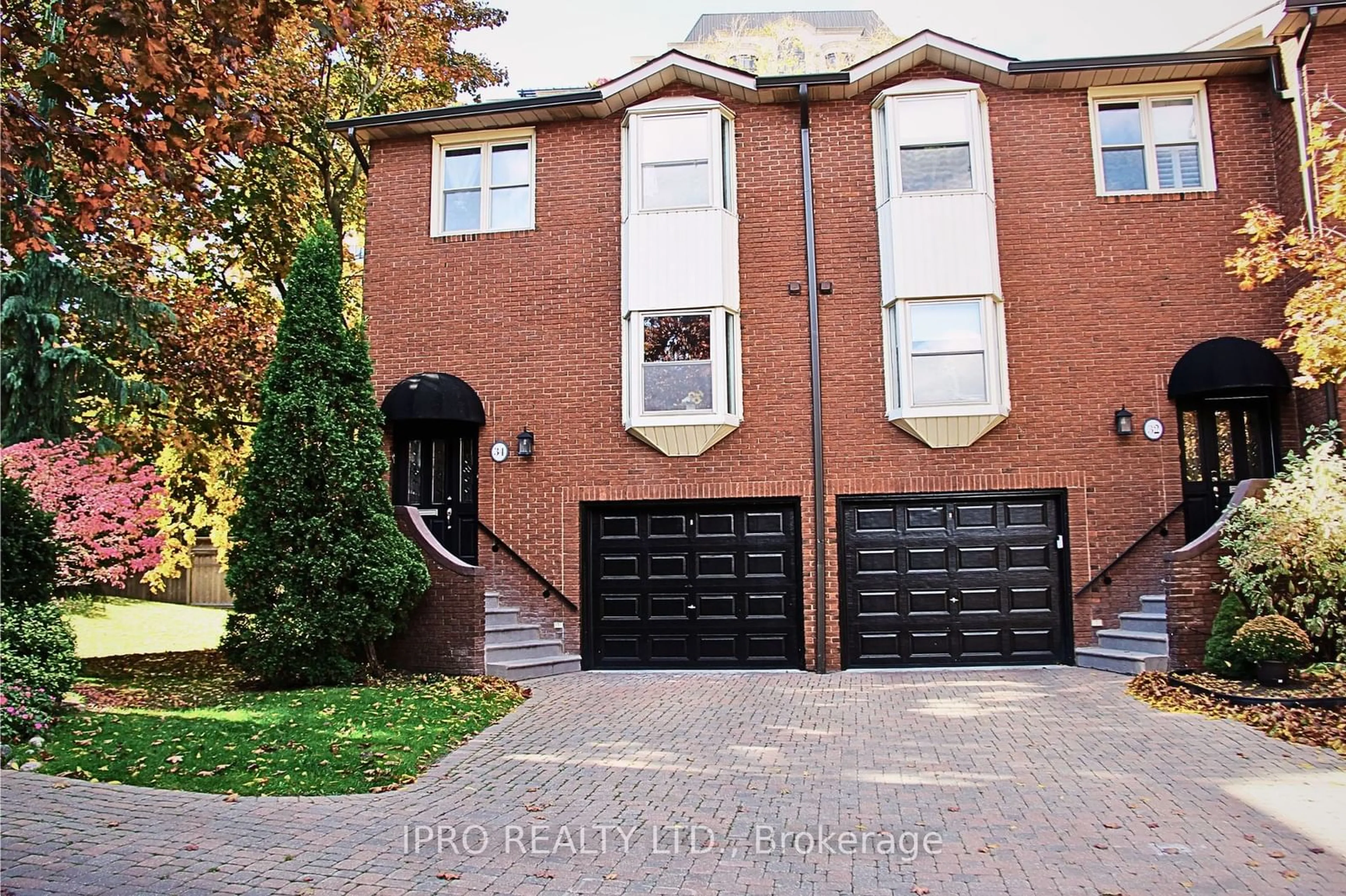 Home with brick exterior material for 34 Red Maple Crt, Toronto Ontario M2K 2T3