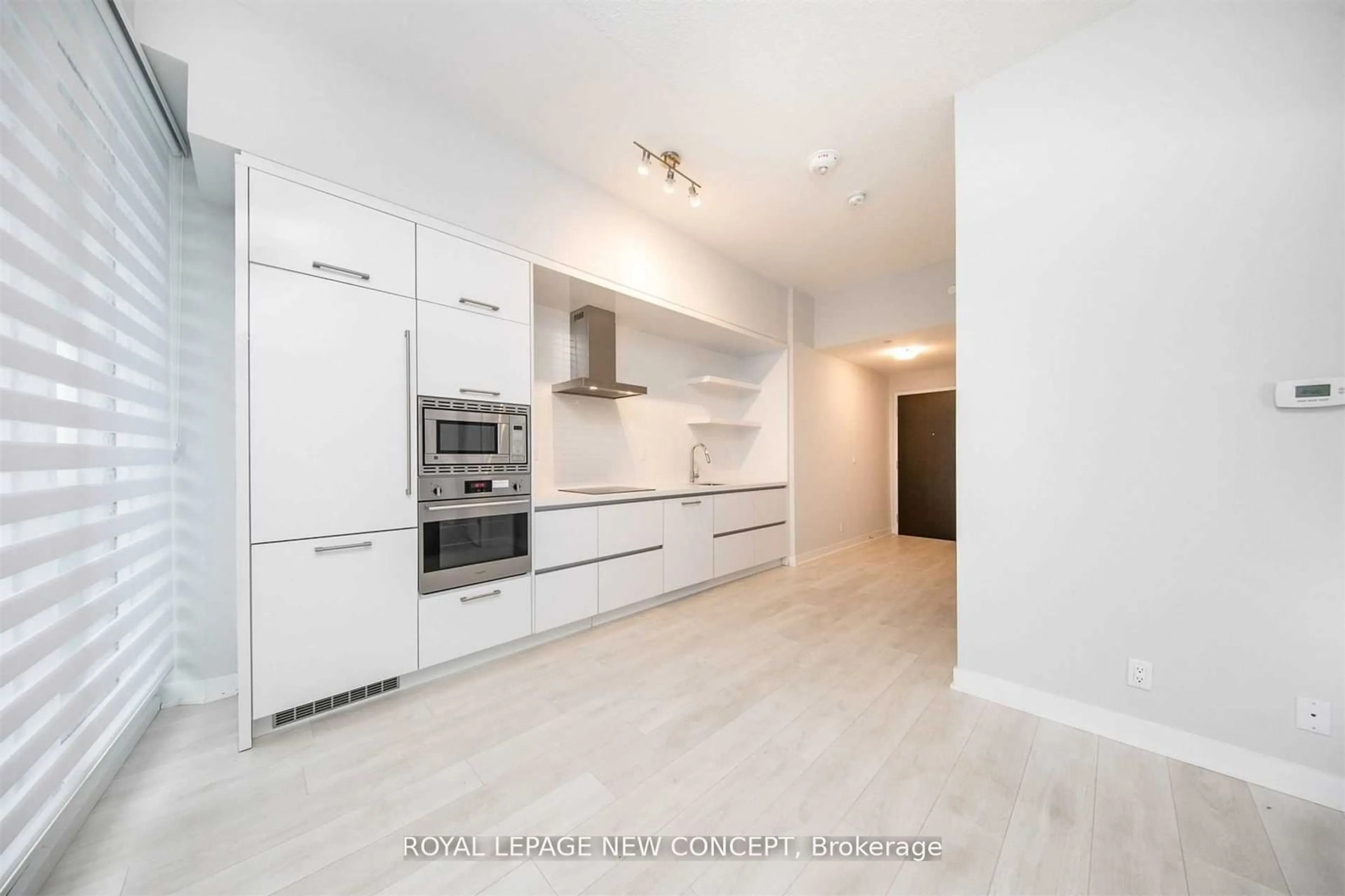 Open concept kitchen for 2221 Yonge St #3006, Toronto Ontario M4S 0B8