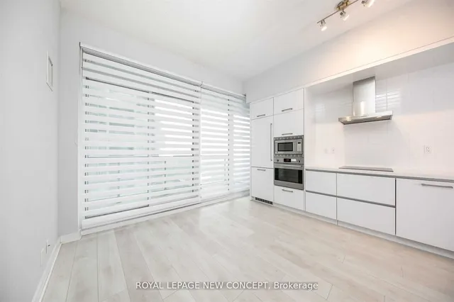Additional property image - 2221 Yonge St Unit 3006
