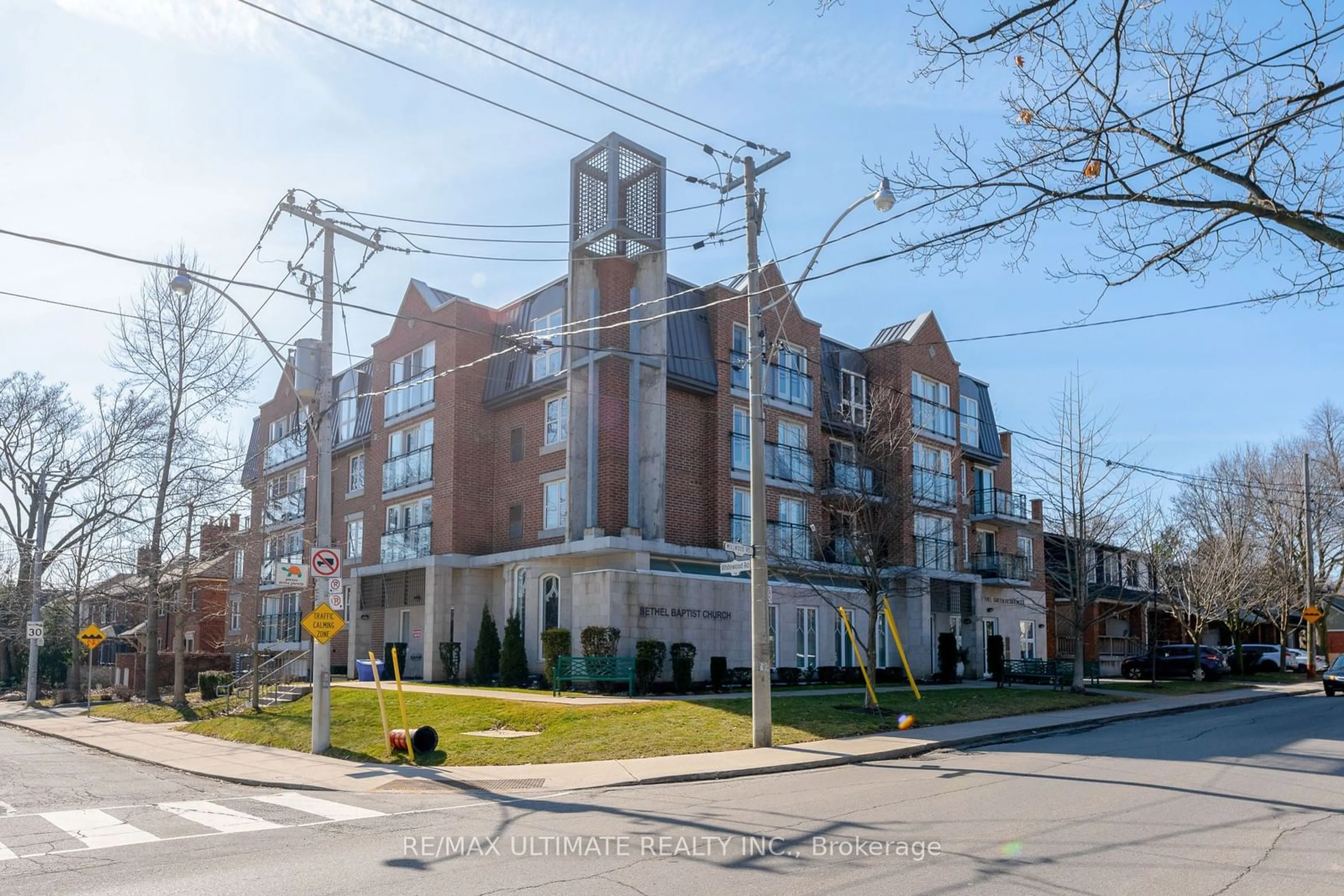 A pic from exterior of the house or condo, the street view for 645 Millwood Rd #206, Toronto Ontario M4S 1L1