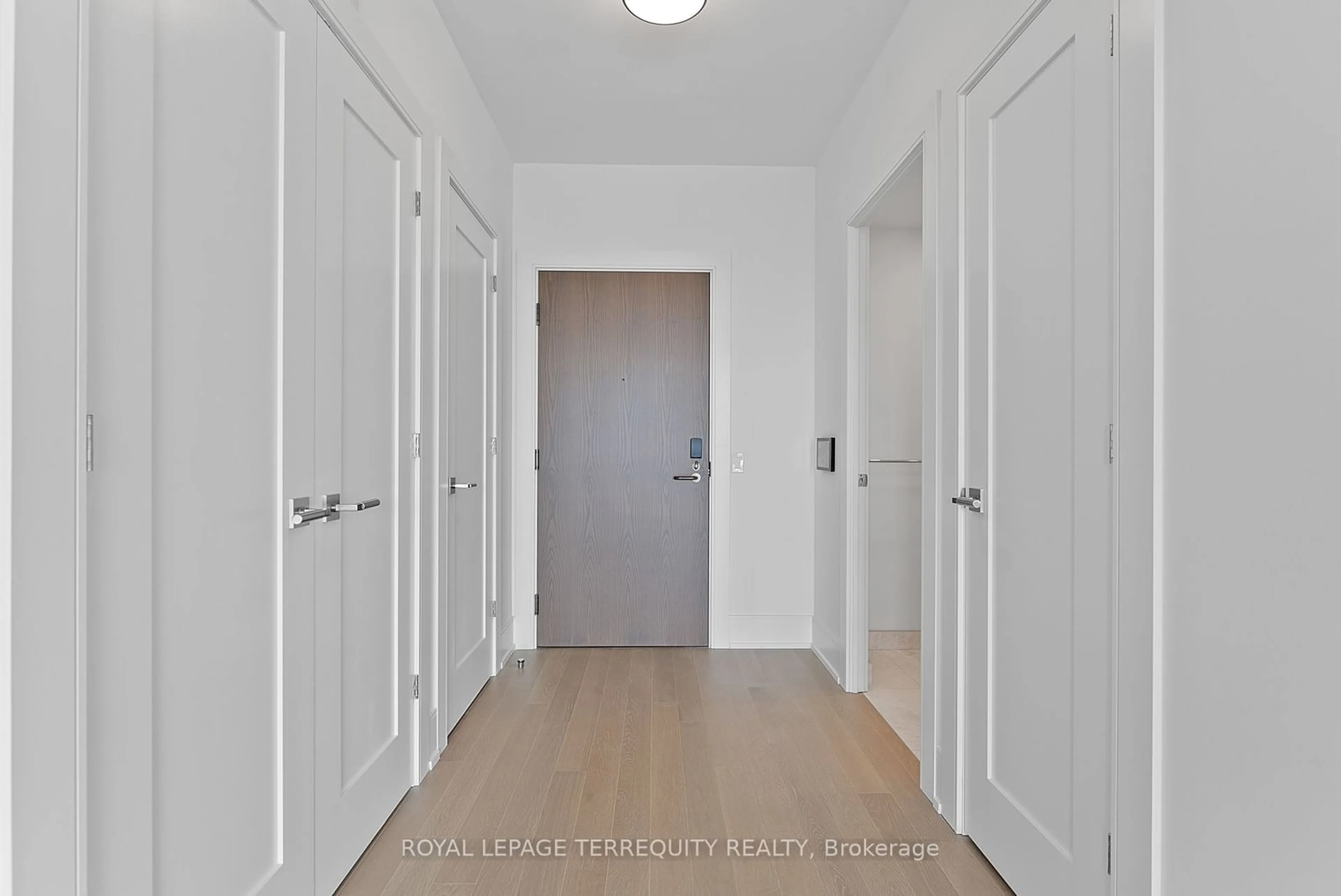 Indoor entryway, not visible floor for 20 Inn on the Park Dr #2033, Toronto Ontario M3C 0P8