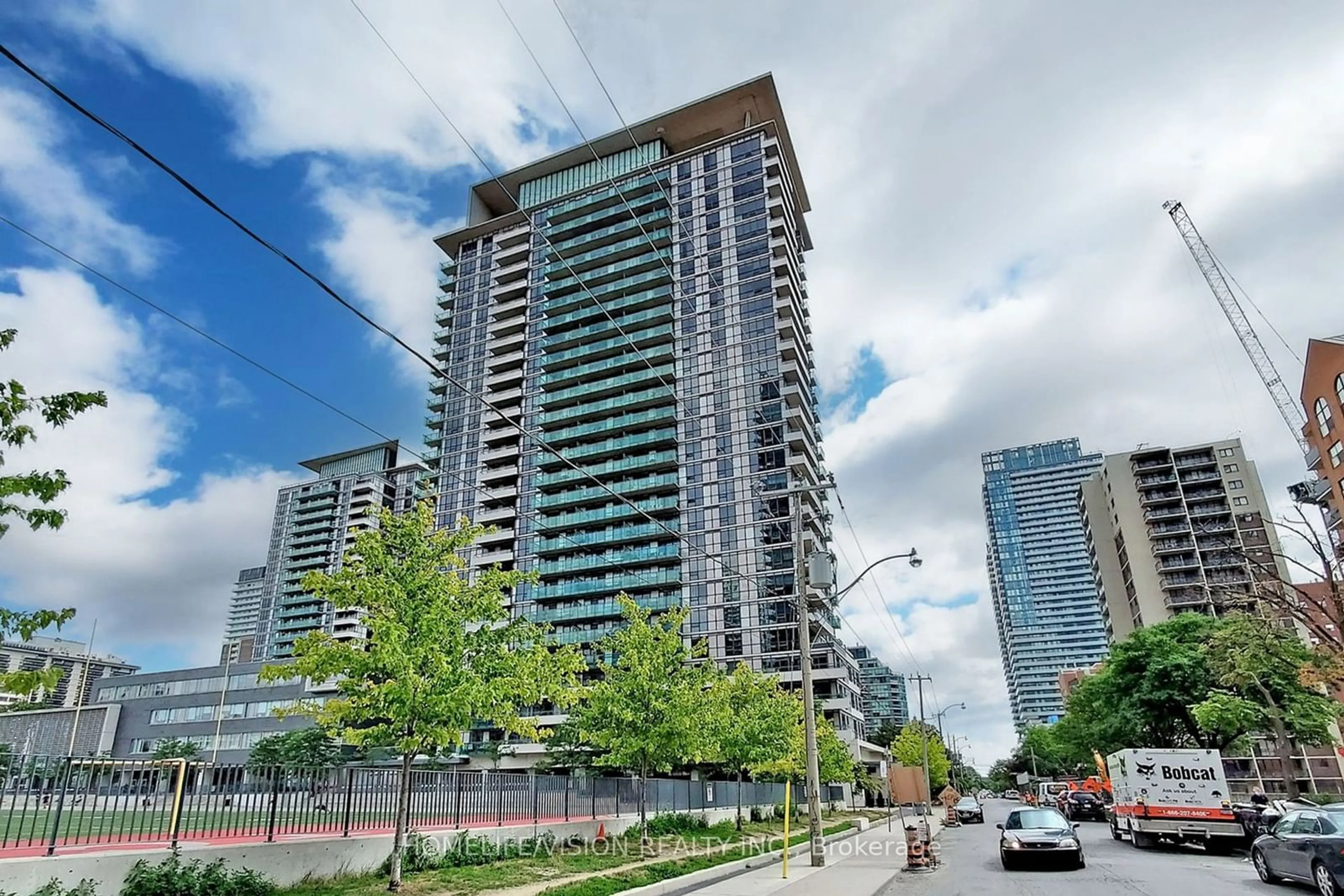 A pic from exterior of the house or condo, the view of city buildings for 70 Roehampton Ave #2620, Toronto Ontario M4P 1R2