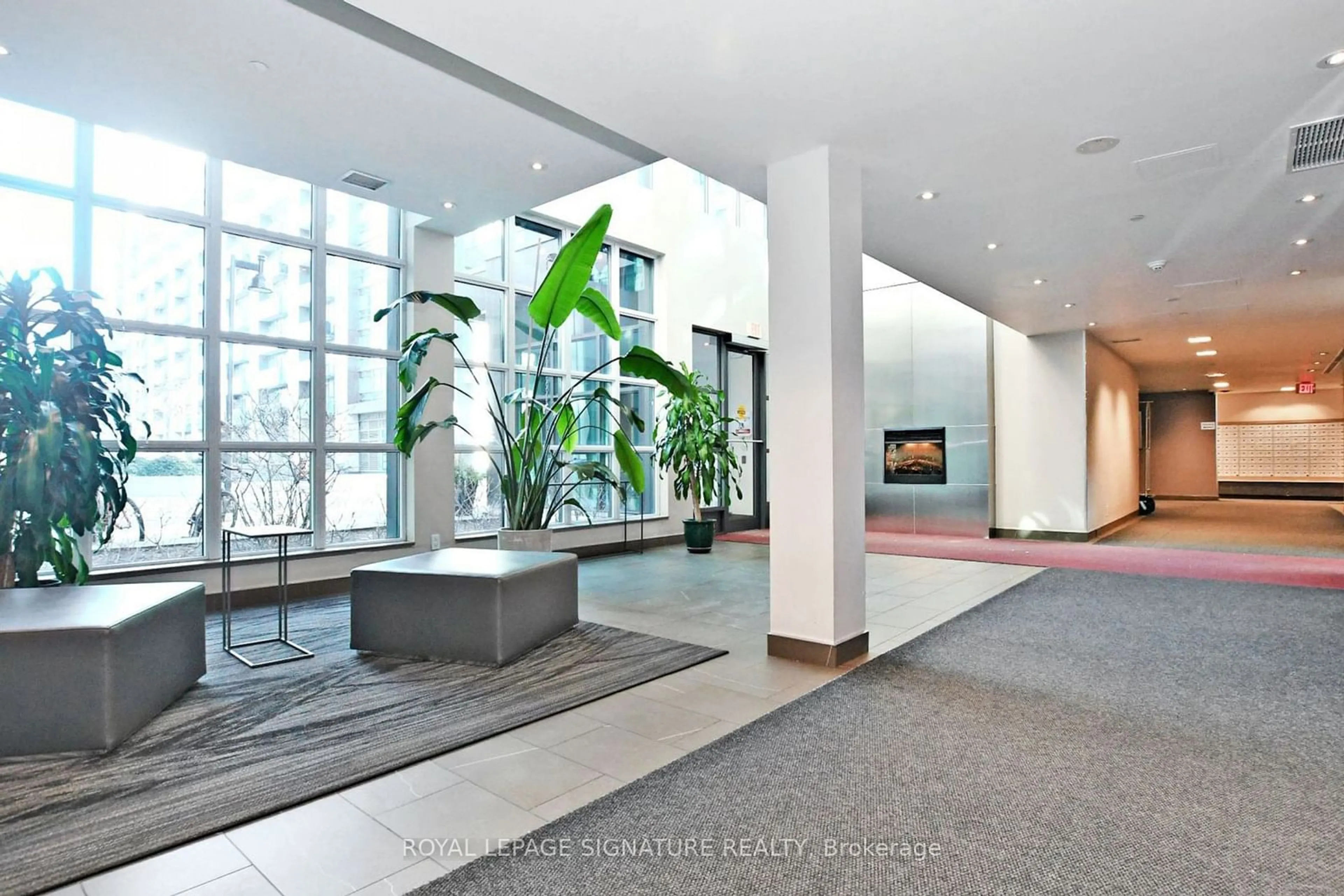 Indoor lobby, cement floor for 1171 Queen St #1508, Toronto Ontario M6J 1J4