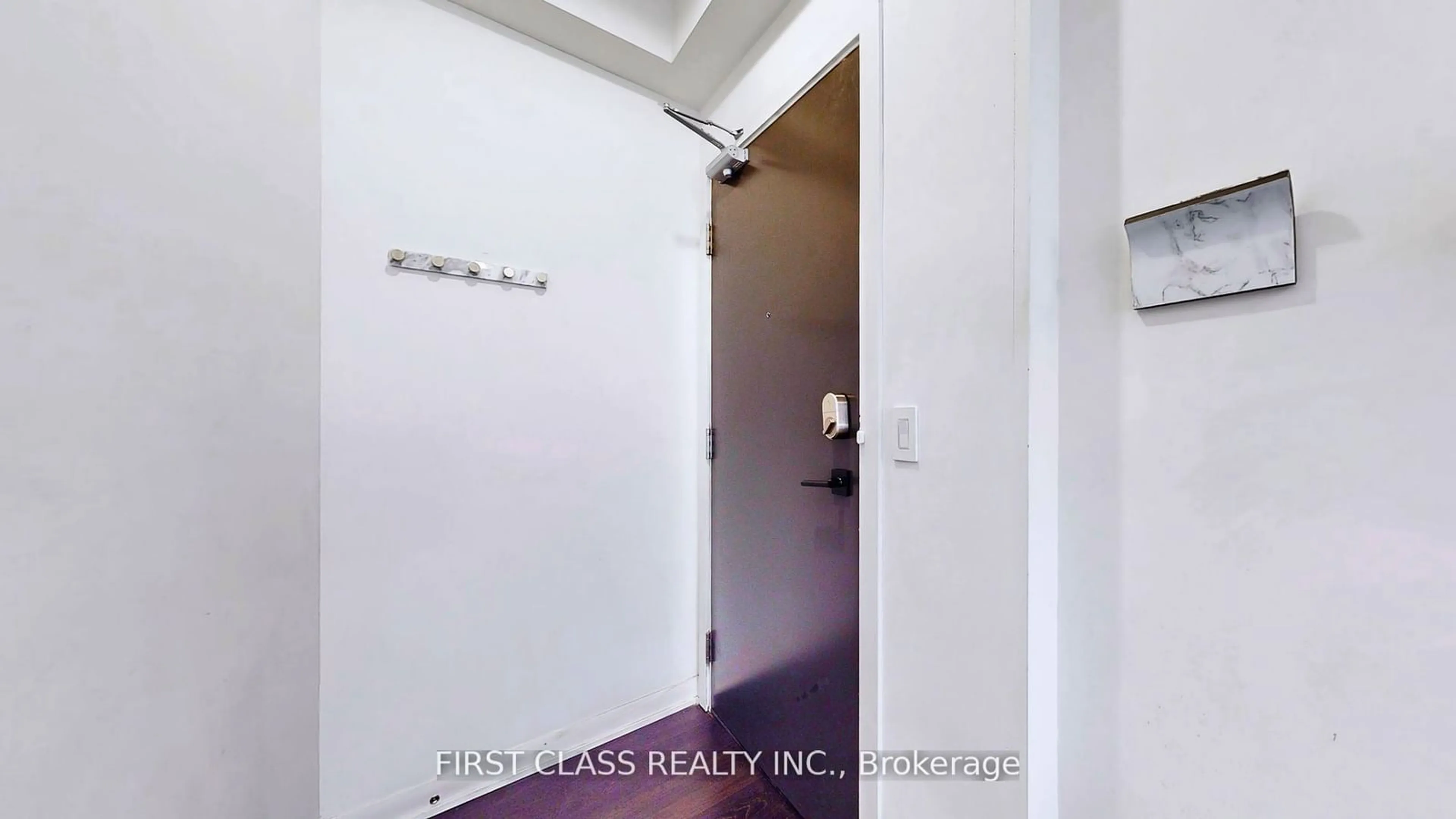 Indoor entryway, not visible floor for 435 Richmond St #1504, Toronto Ontario M5V 0N3