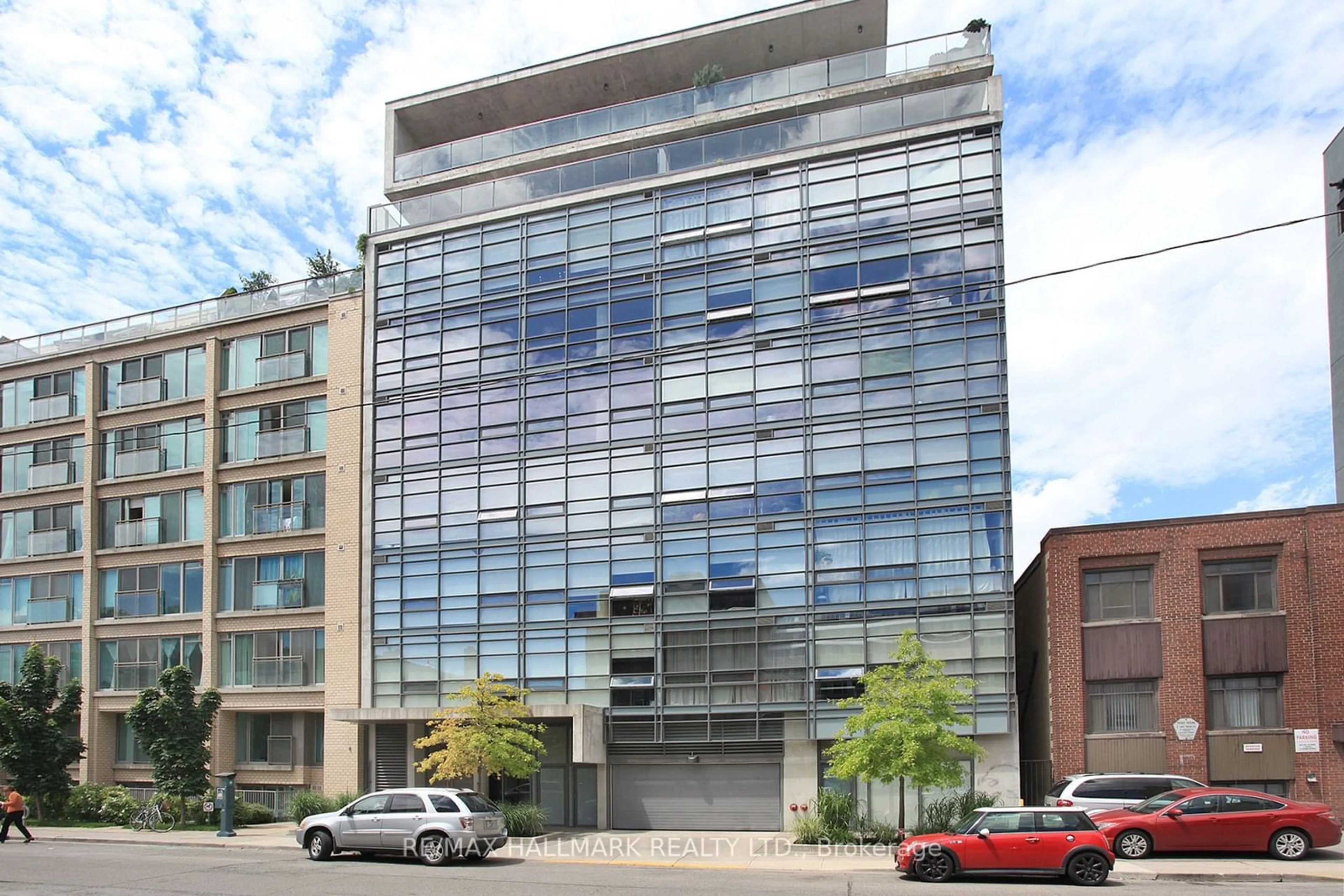 A pic from exterior of the house or condo, the front or back of building for 42 Camden St #703, Toronto Ontario M5V 1V1