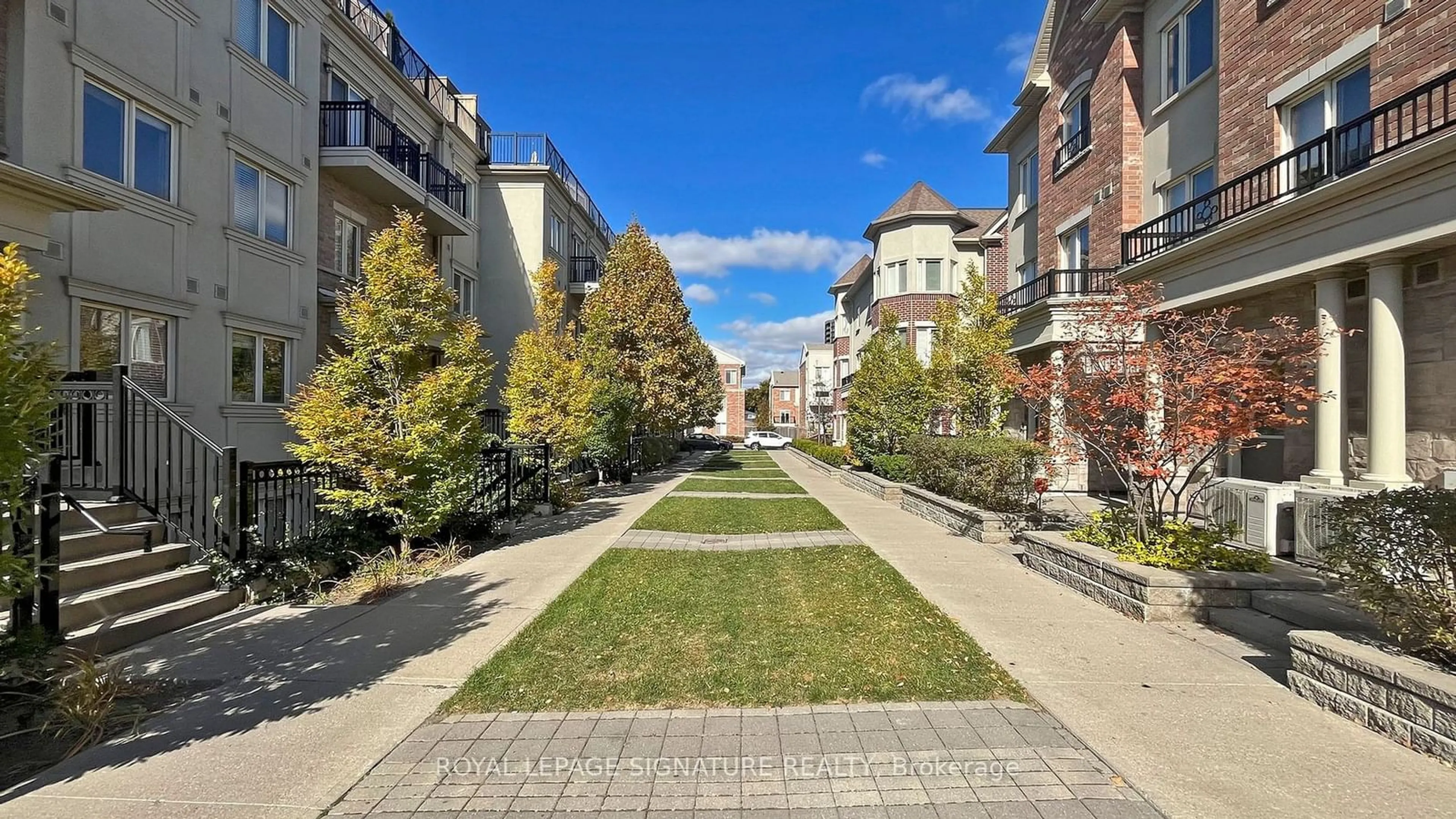 A pic from exterior of the house or condo, the street view for 19 Coneflower Cres #265, Toronto Ontario M2R 0A5