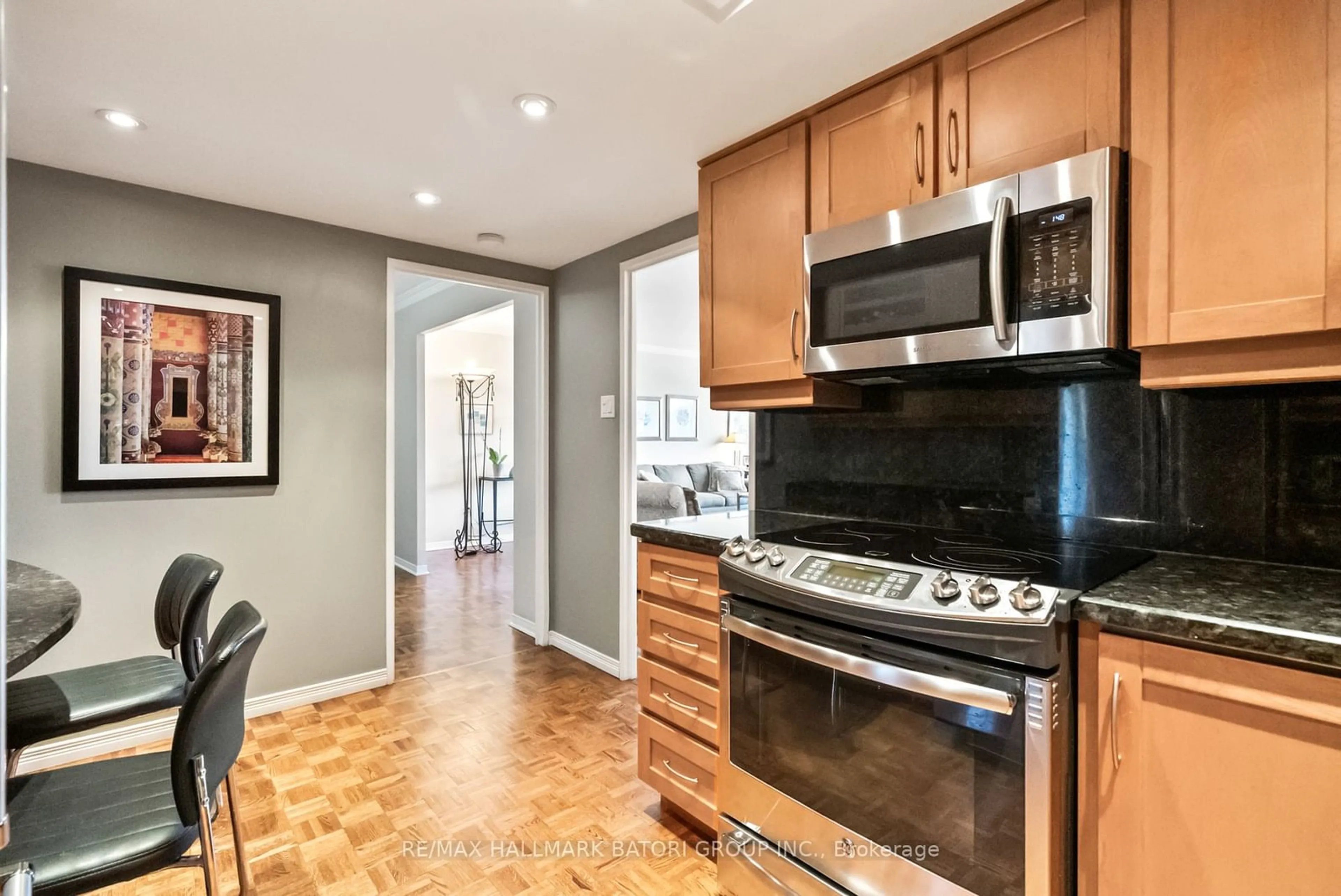 Open concept kitchen for 19 Lower Village Gate #504, Toronto Ontario M5P 3L9