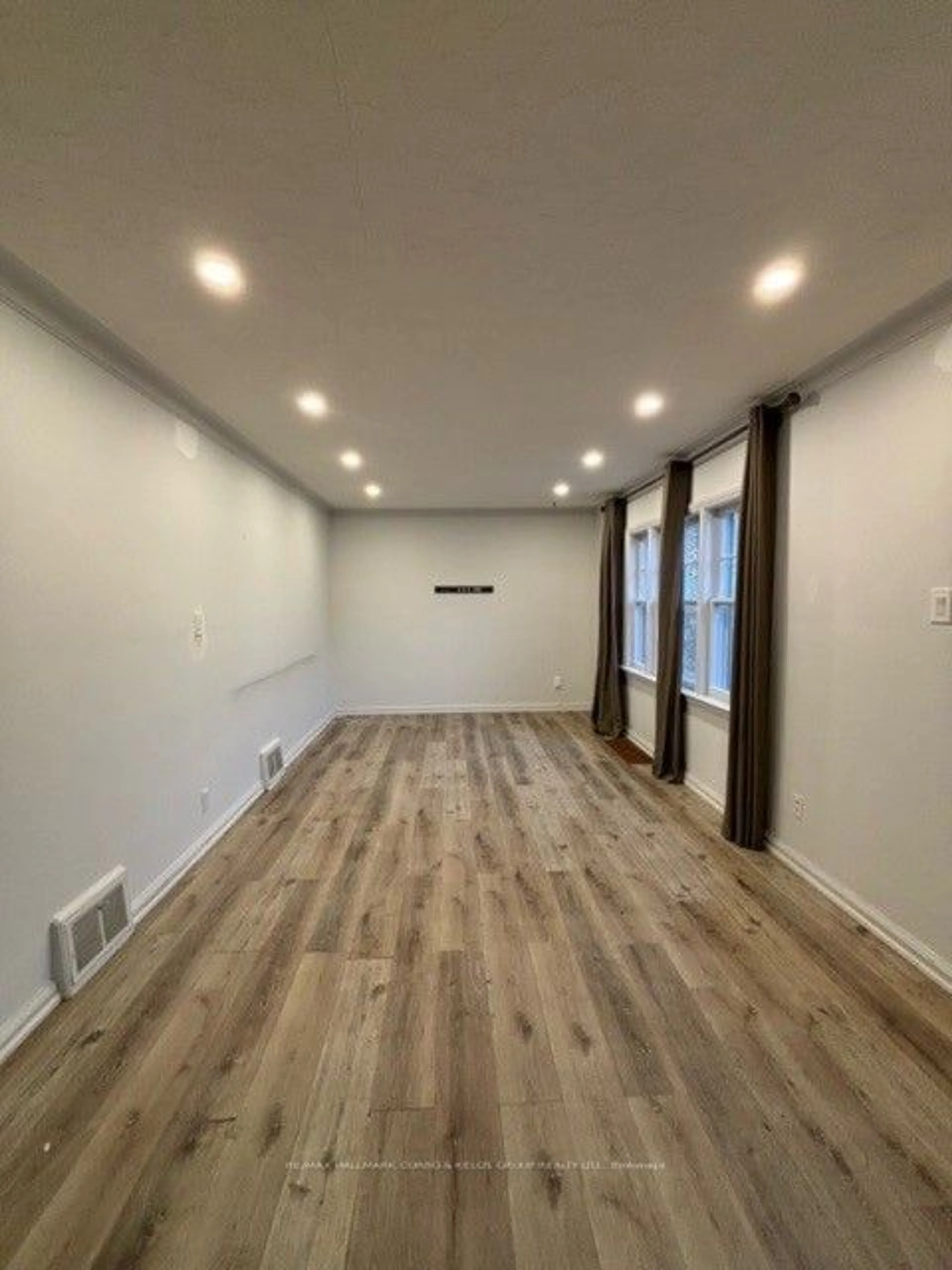 A pic of a room, wood floors for 7 Calderon Cres, Toronto Ontario M2R 2E4