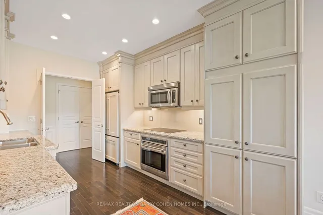 Additional property image - 21 Burkebrook Pl Unit 407