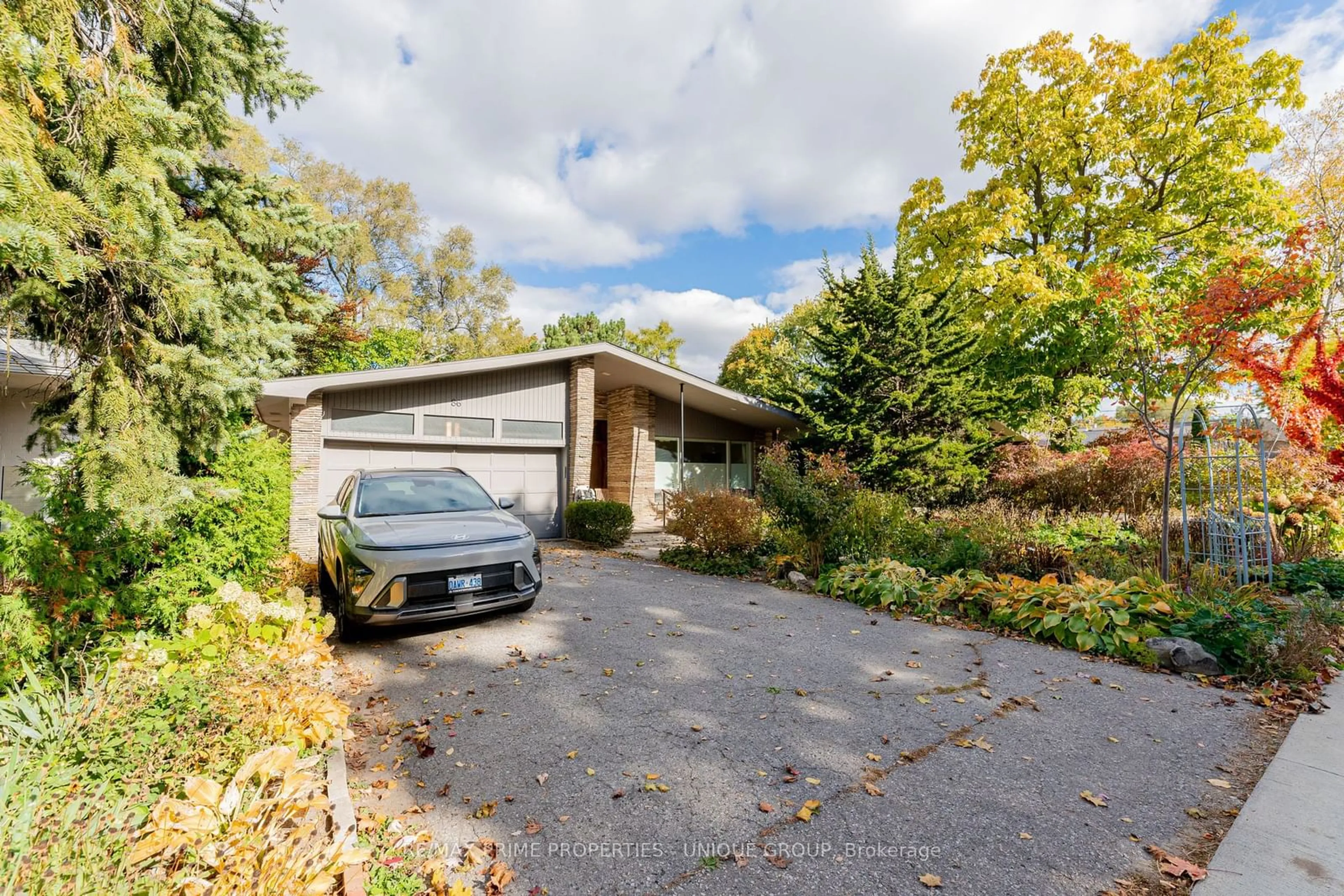 A pic from exterior of the house or condo, the street view for 86 Prue Ave, Toronto Ontario M6B 1R5